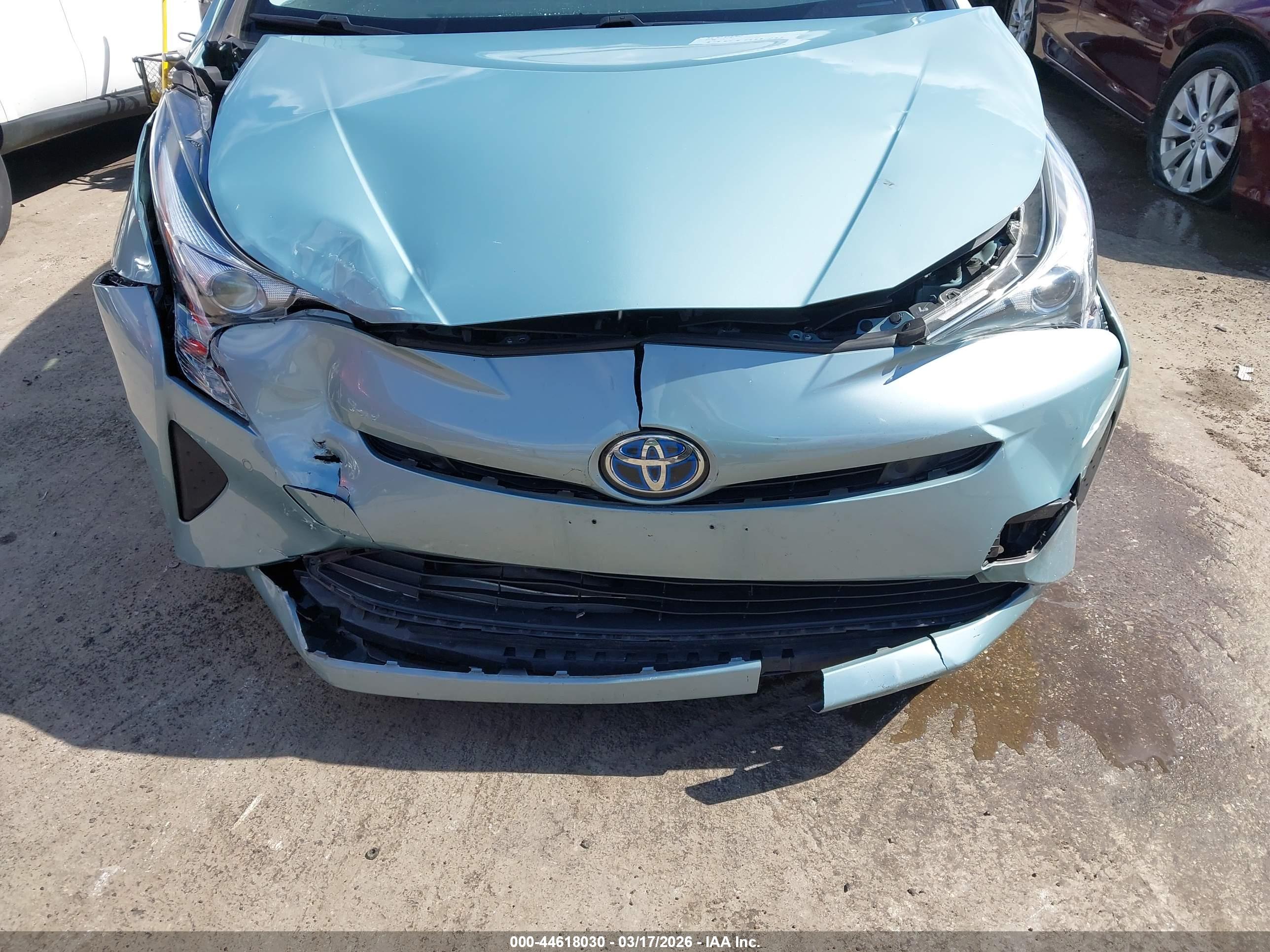TOYOTA PRIUS image 6