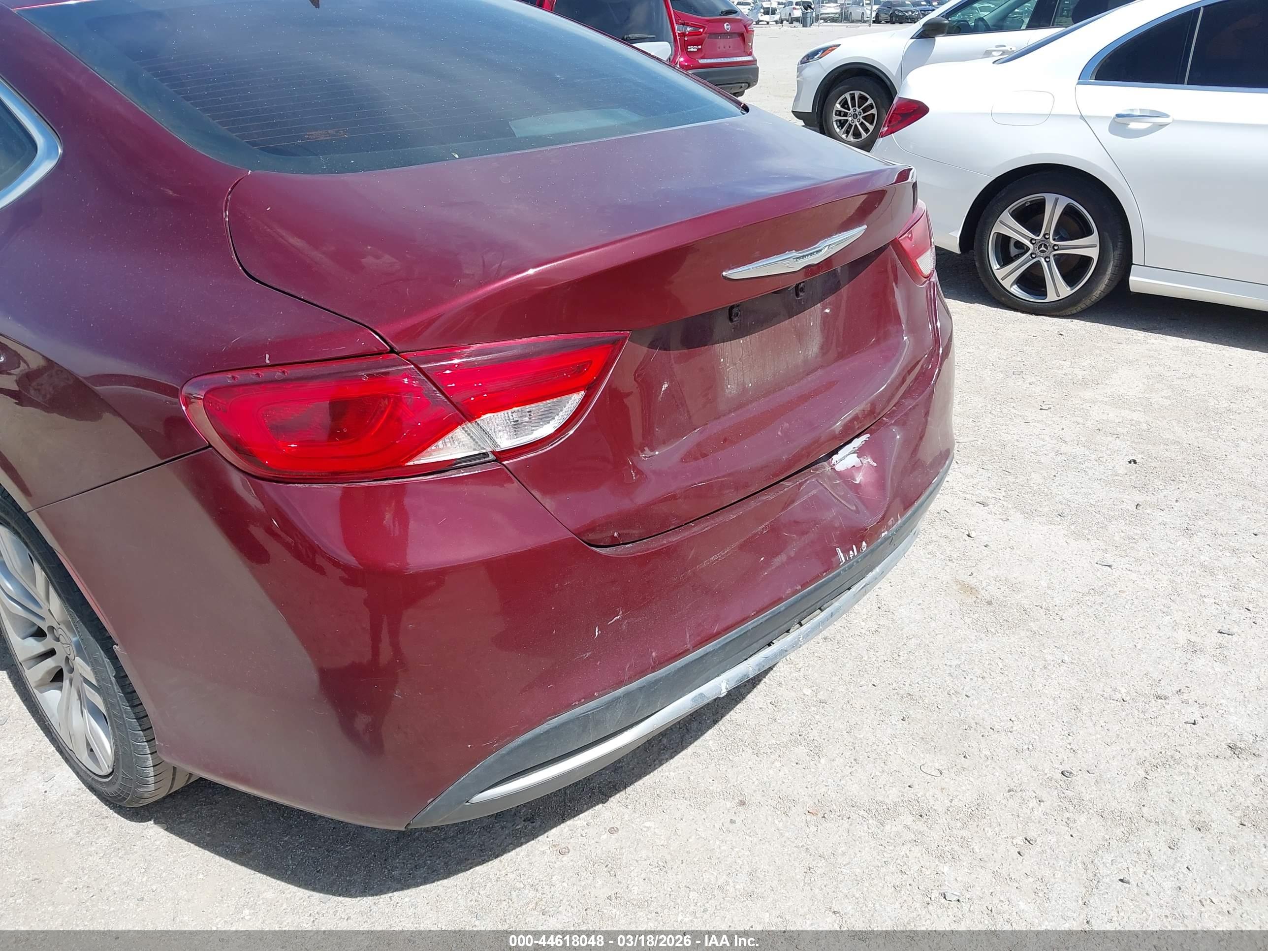 CHRYSLER 200 image 6