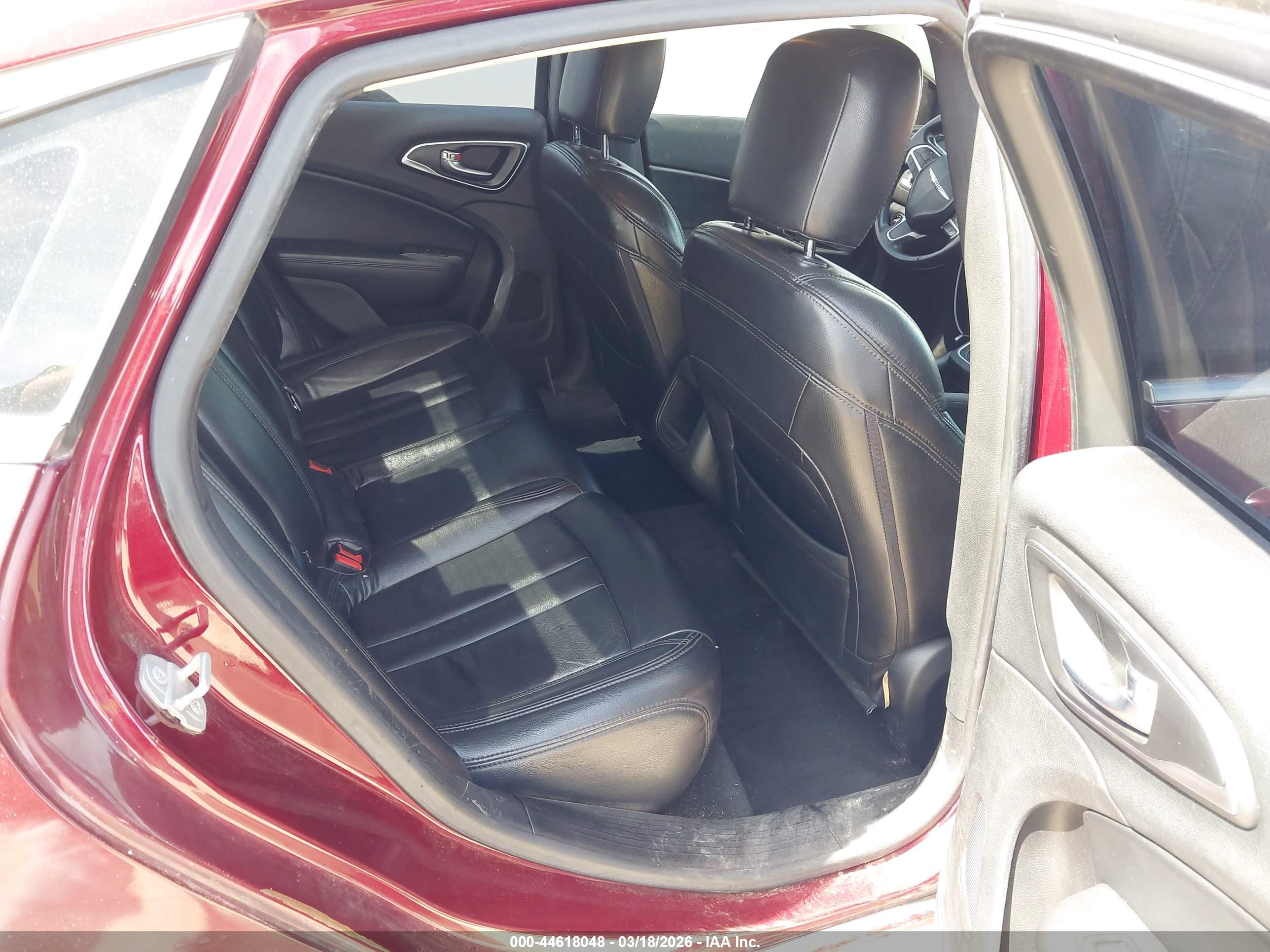 CHRYSLER 200 image 8