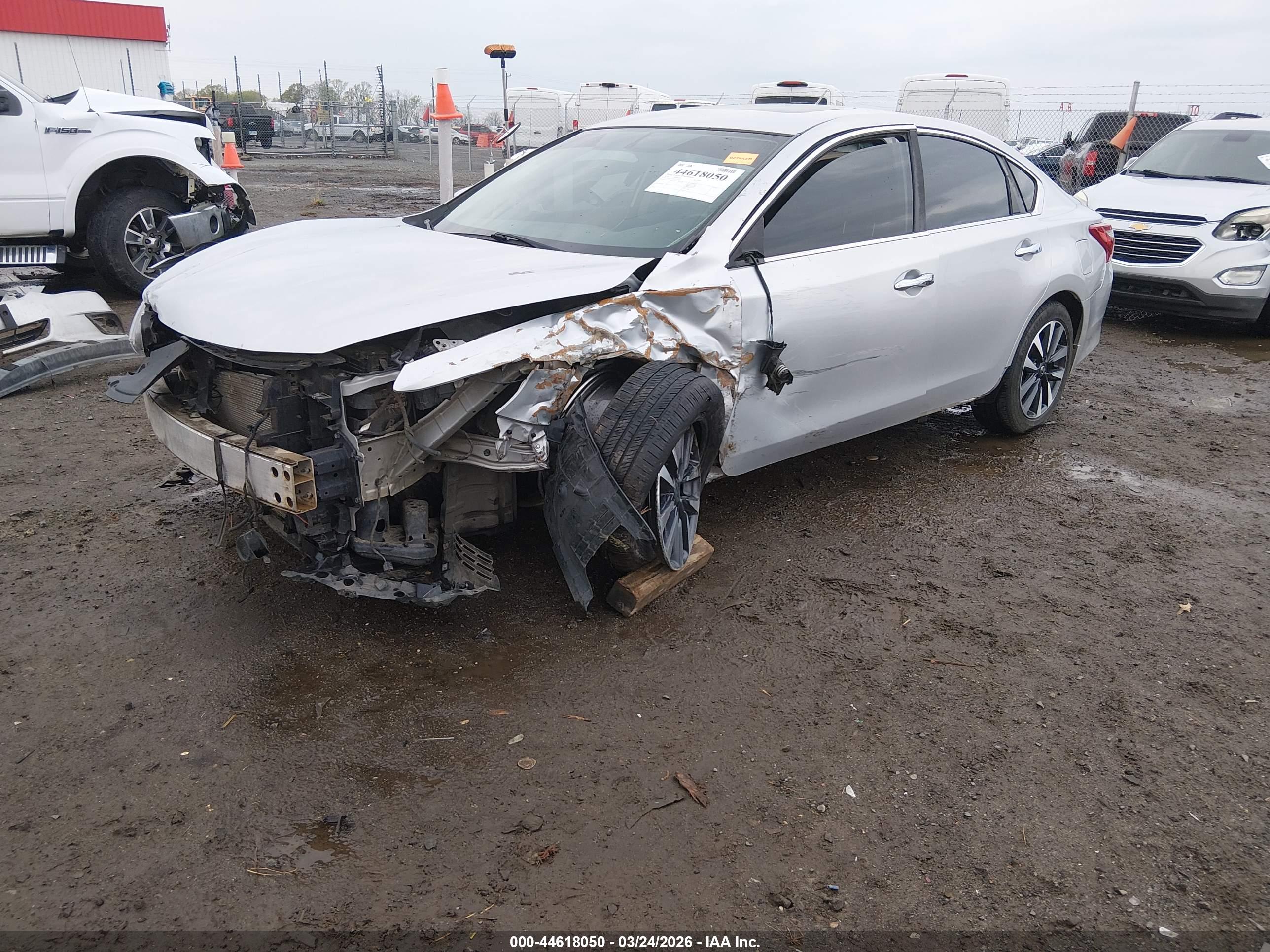 NISSAN ALTIMA image 2