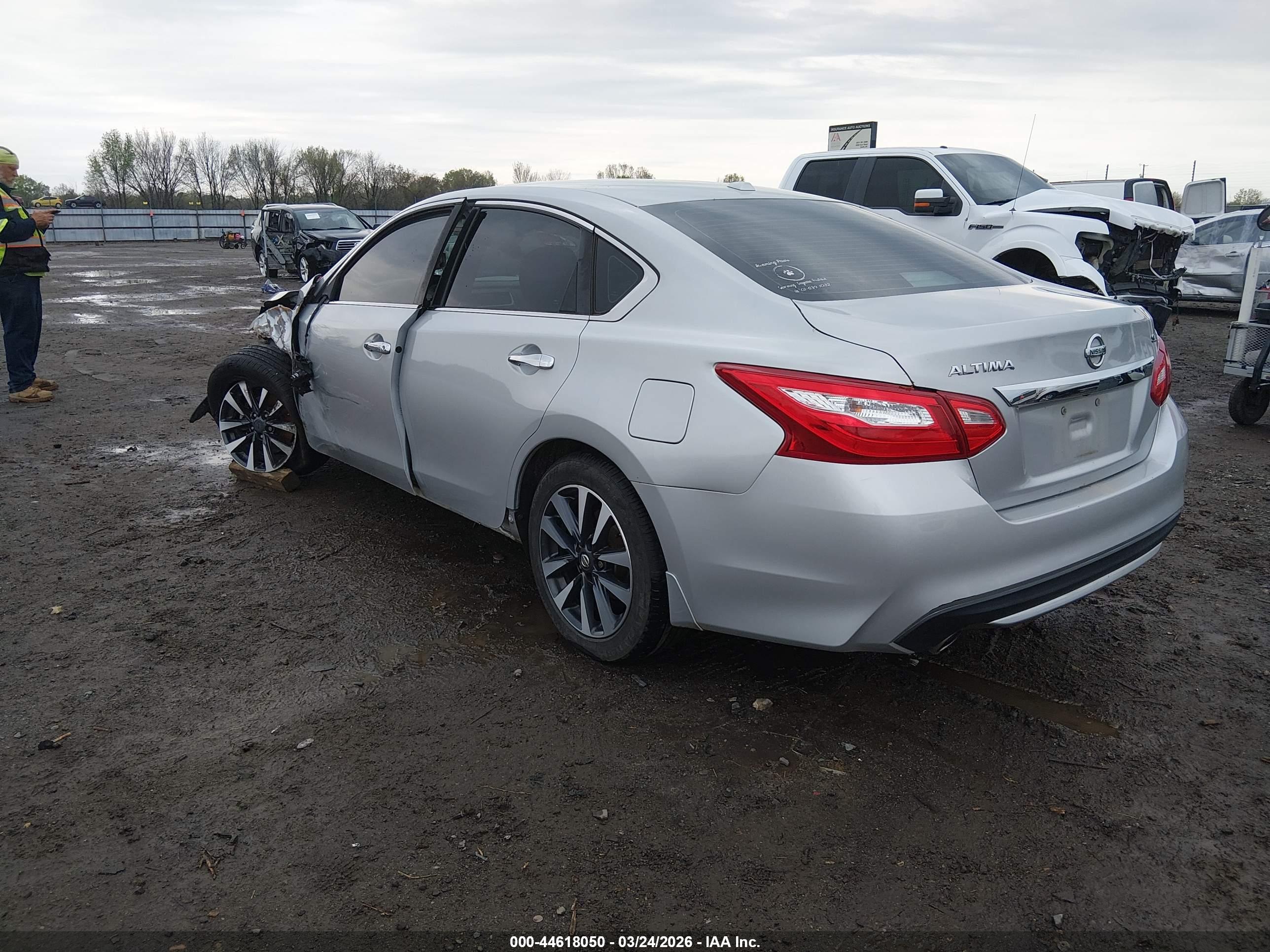 NISSAN ALTIMA image 3