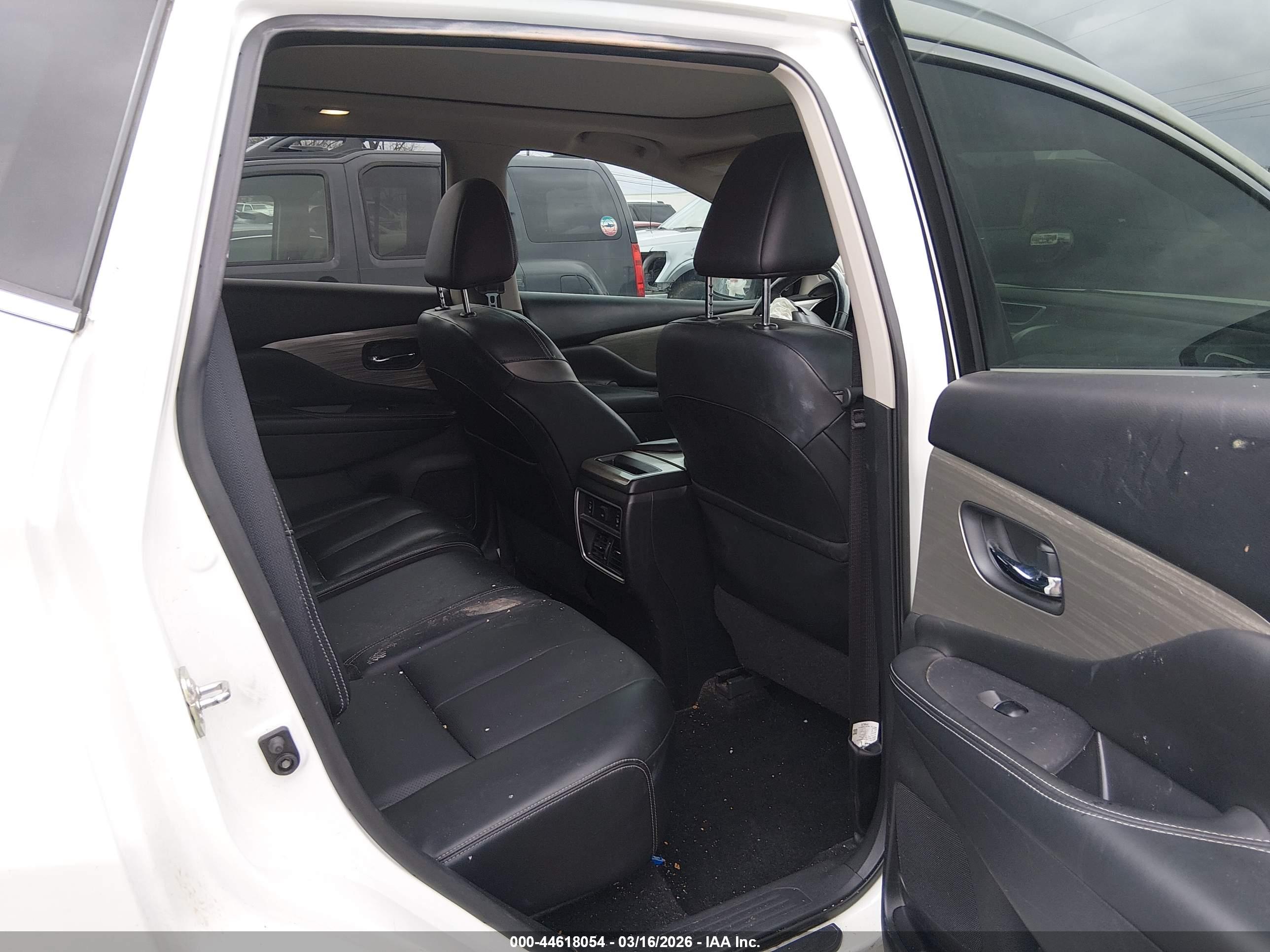 NISSAN MURANO image 8