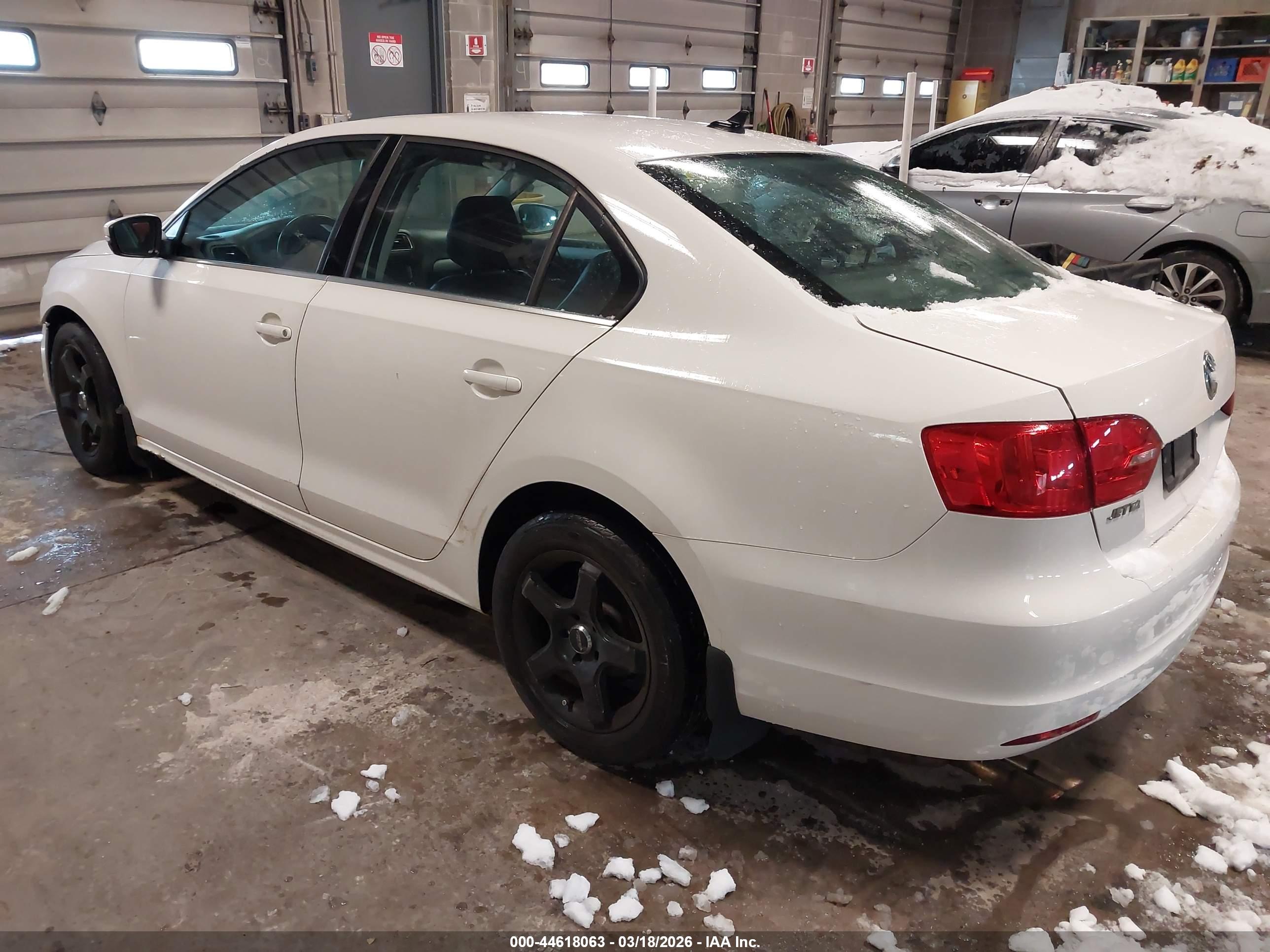 VOLKSWAGEN JETTA image 3