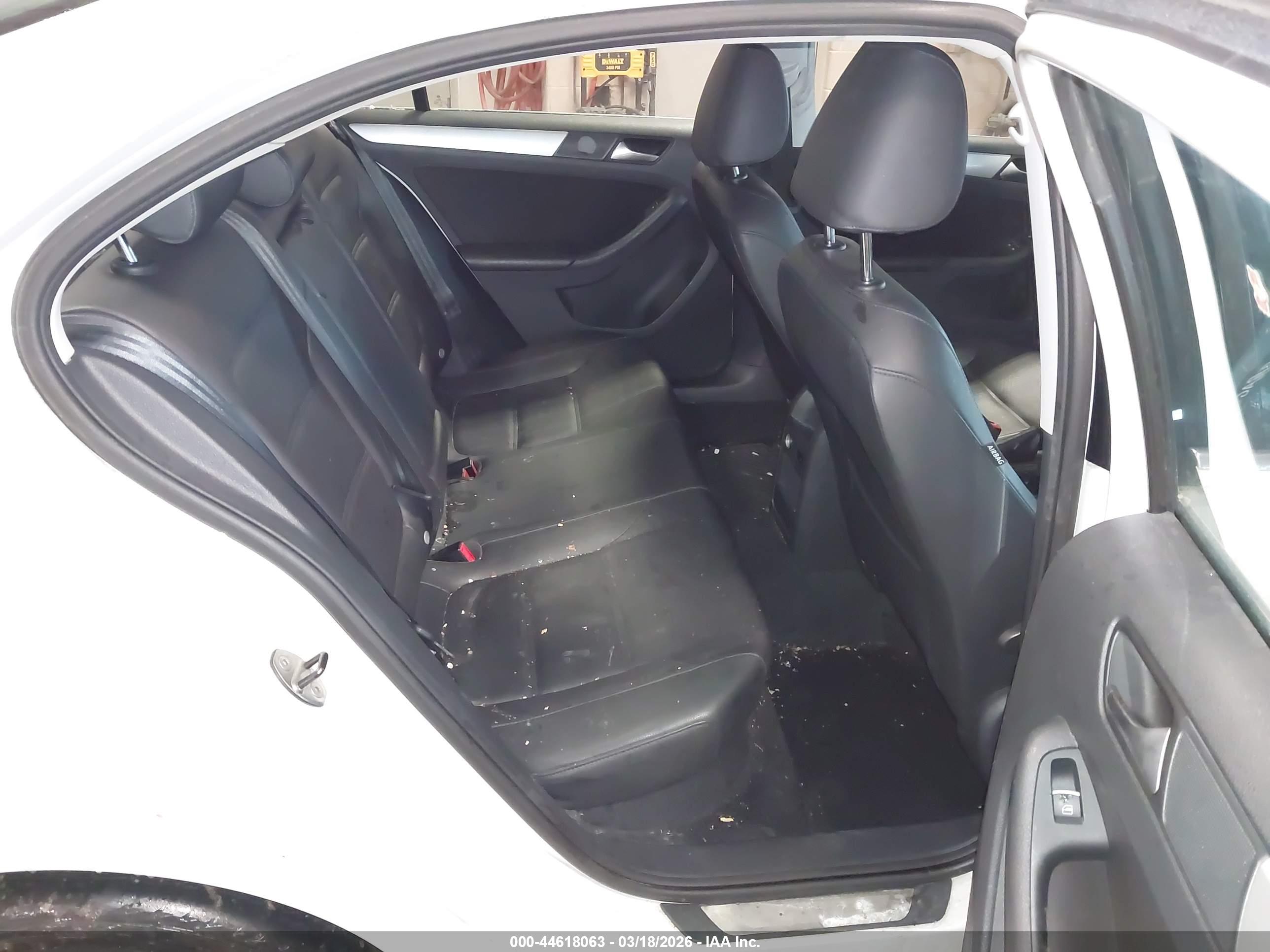 VOLKSWAGEN JETTA image 8