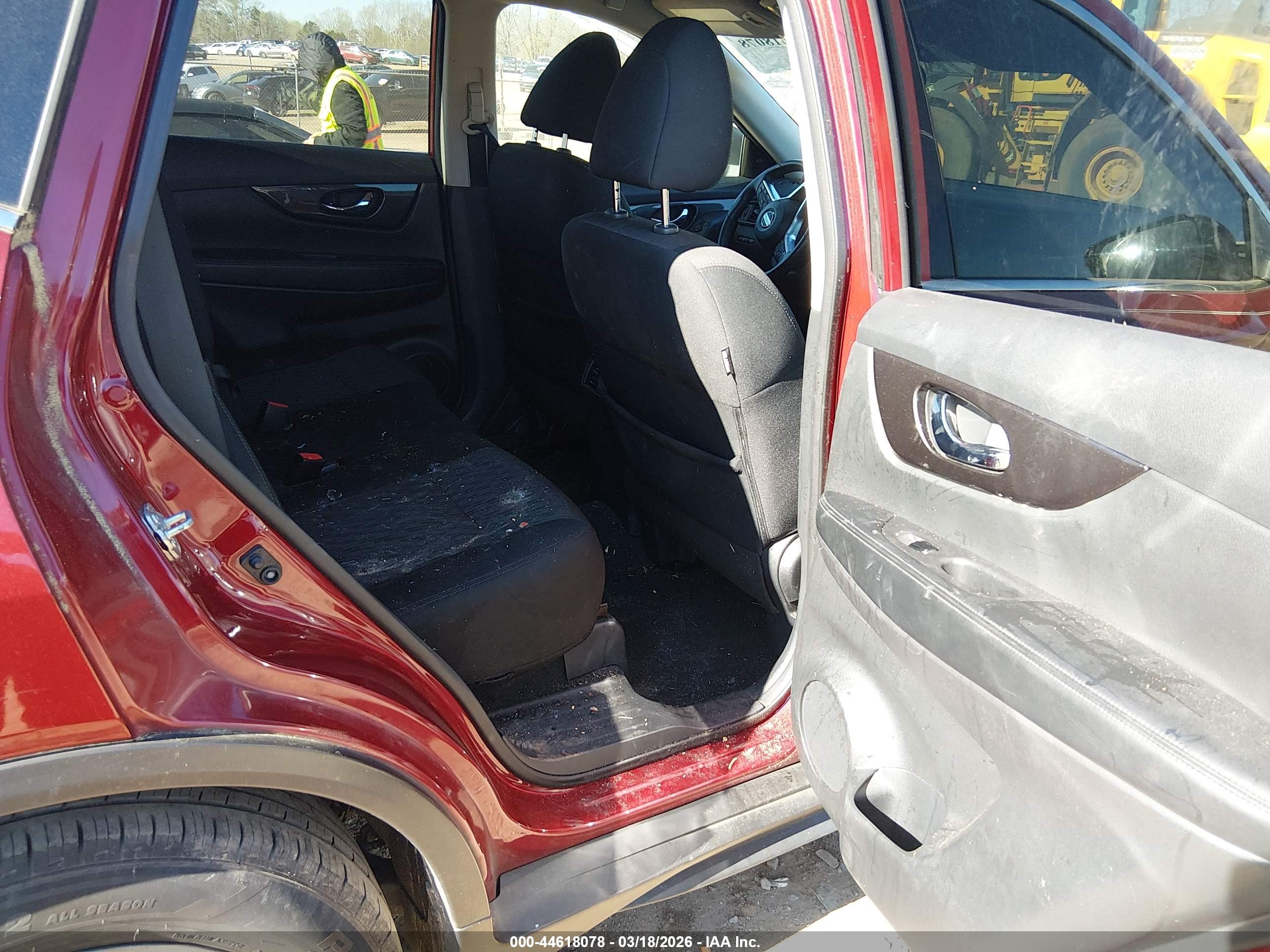 NISSAN ROGUE image 8