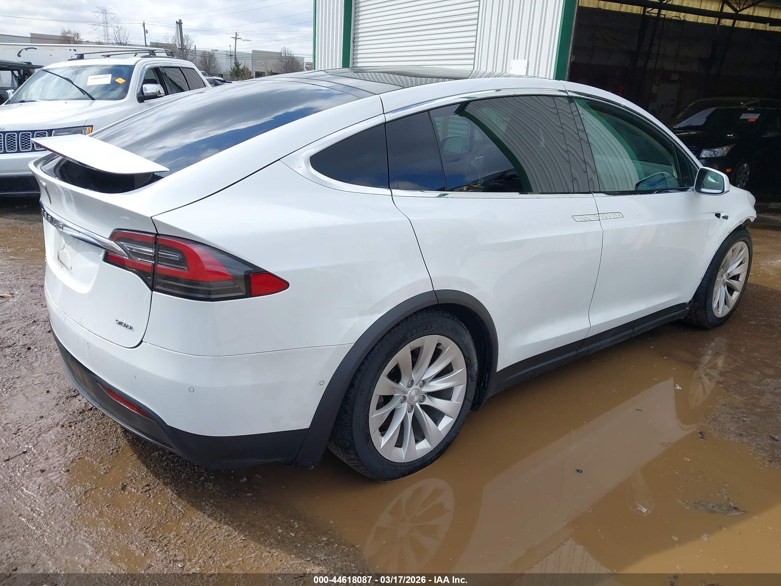 TESLA MODEL image 4