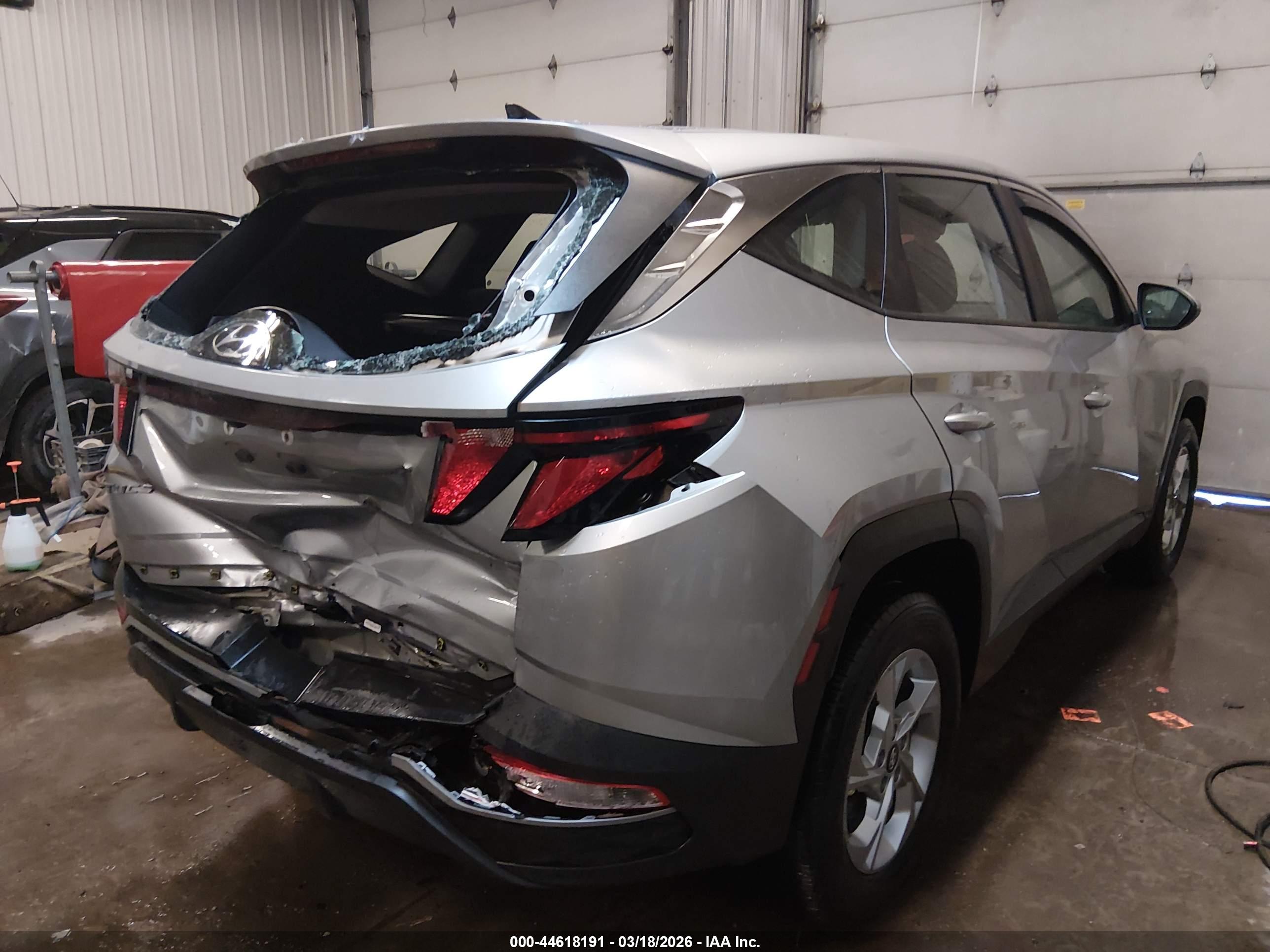 HYUNDAI TUCSON image 4