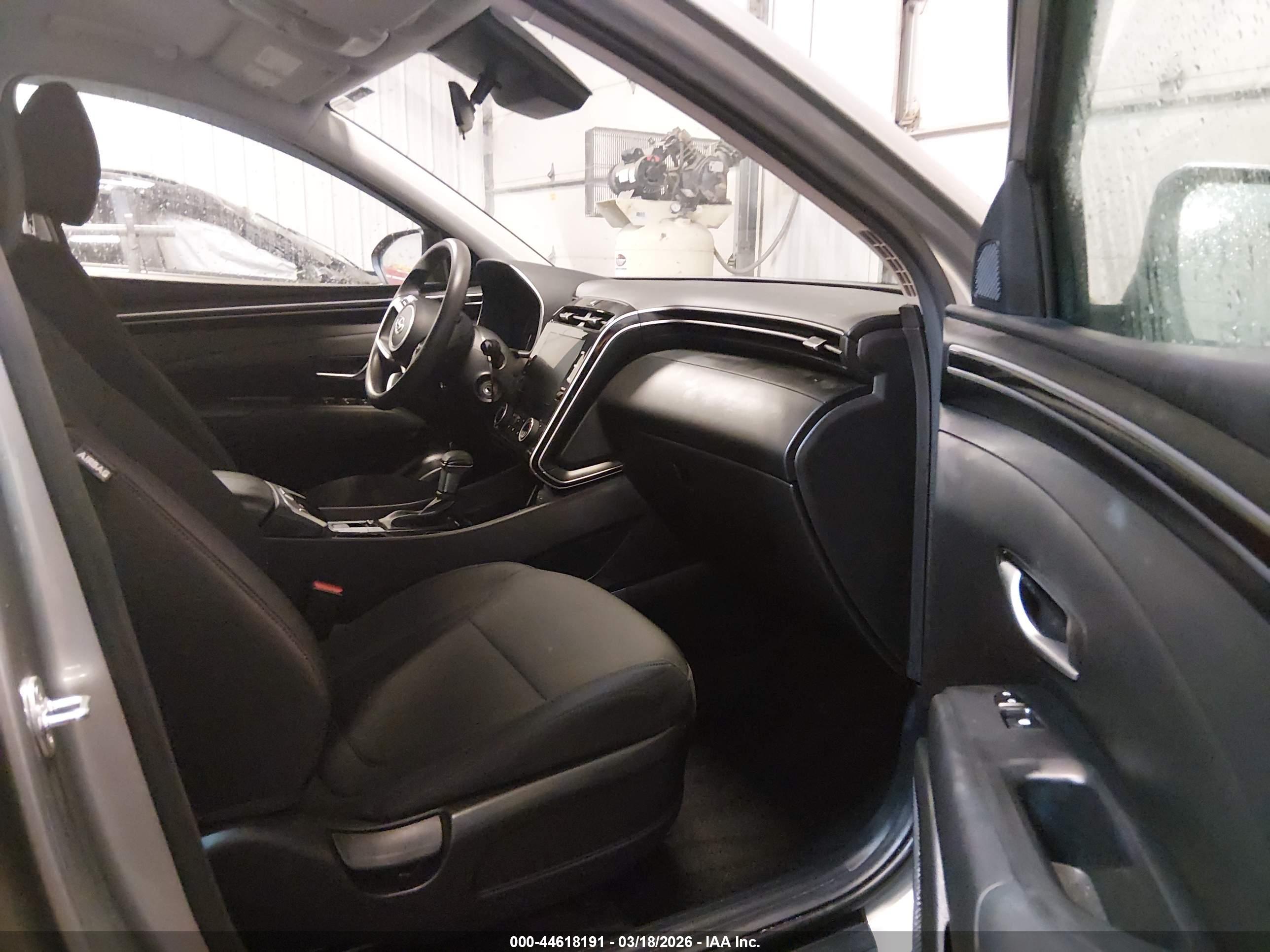 HYUNDAI TUCSON image 5