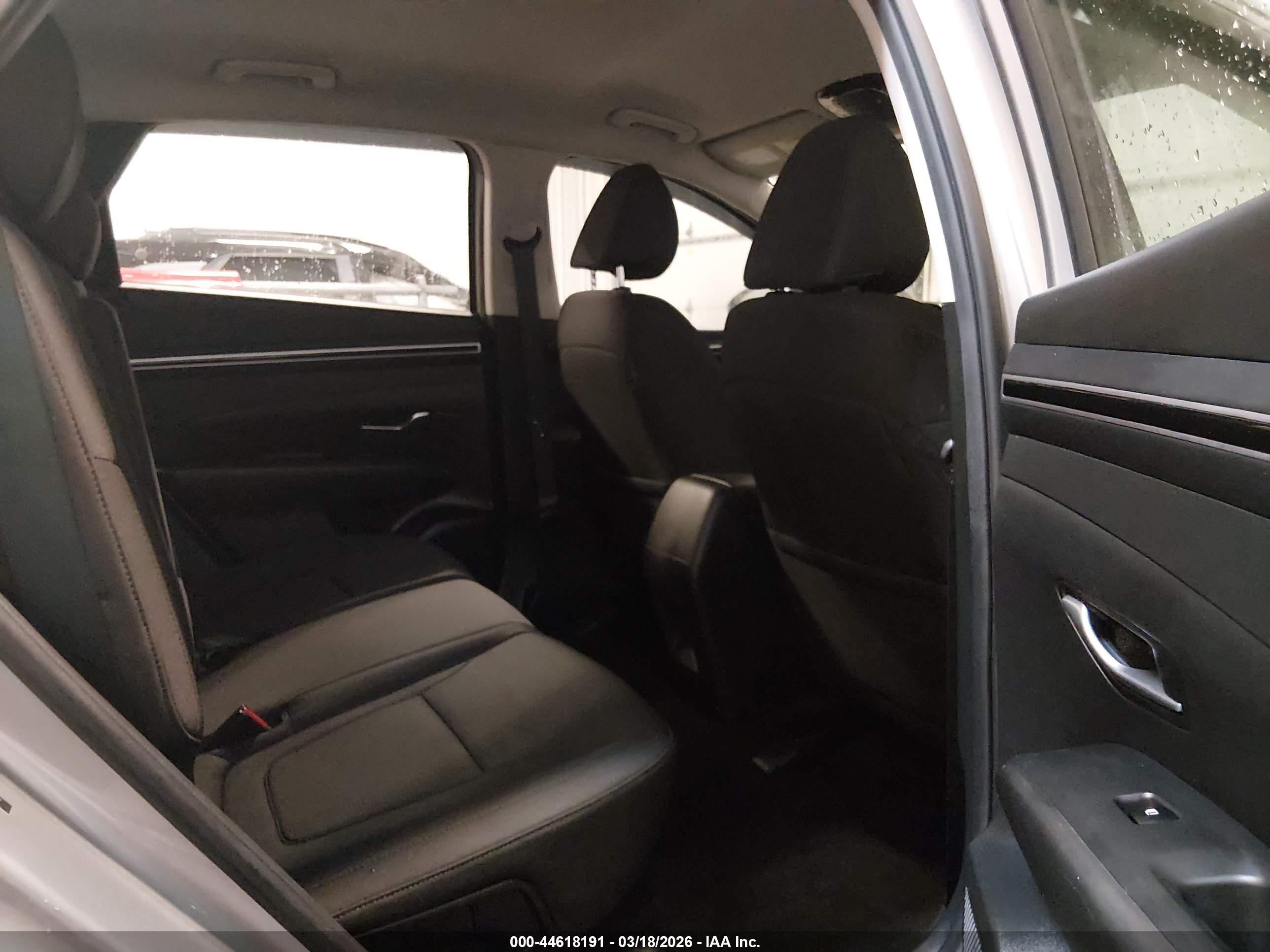 HYUNDAI TUCSON image 8