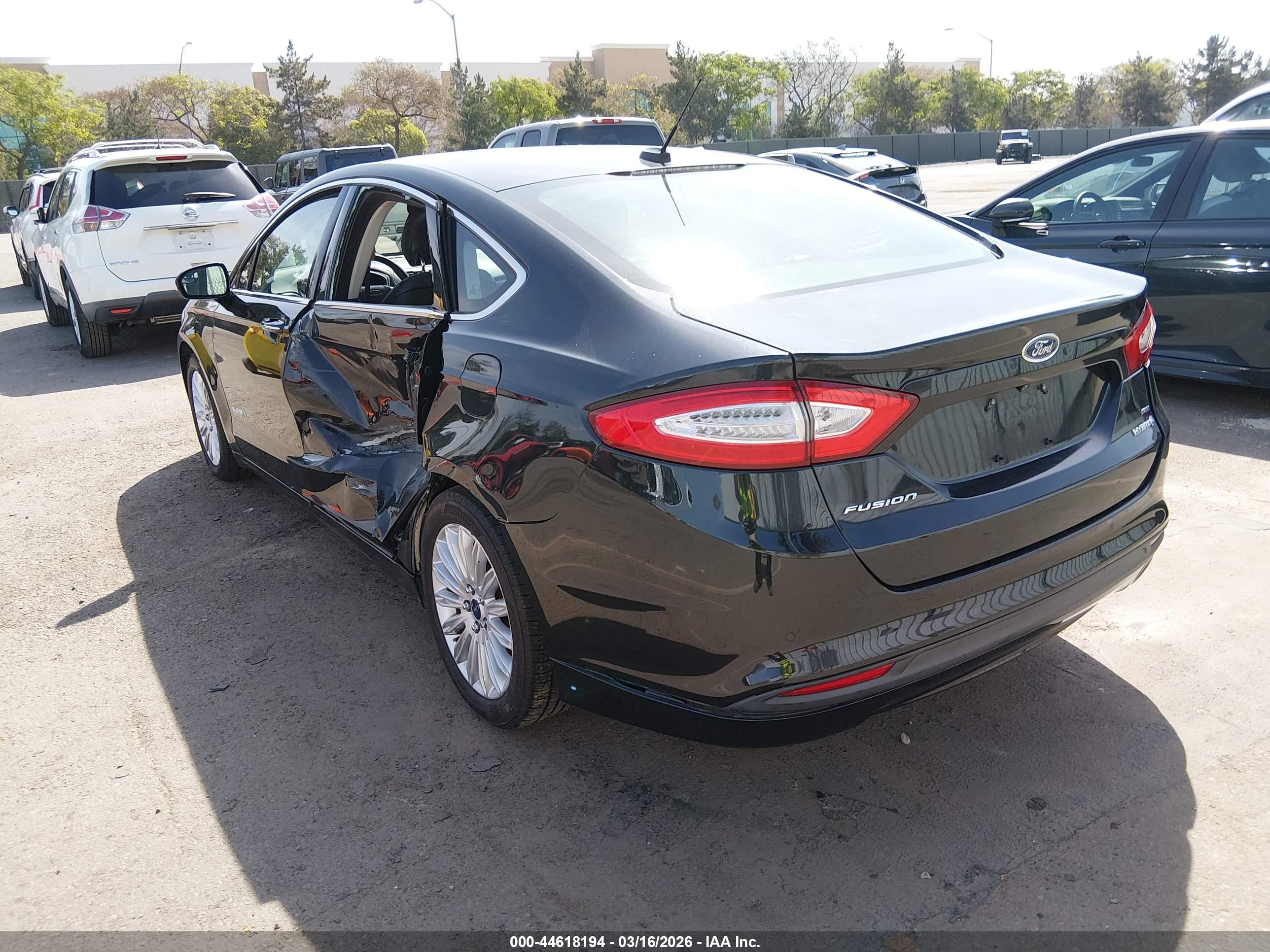 FORD FUSION image 3