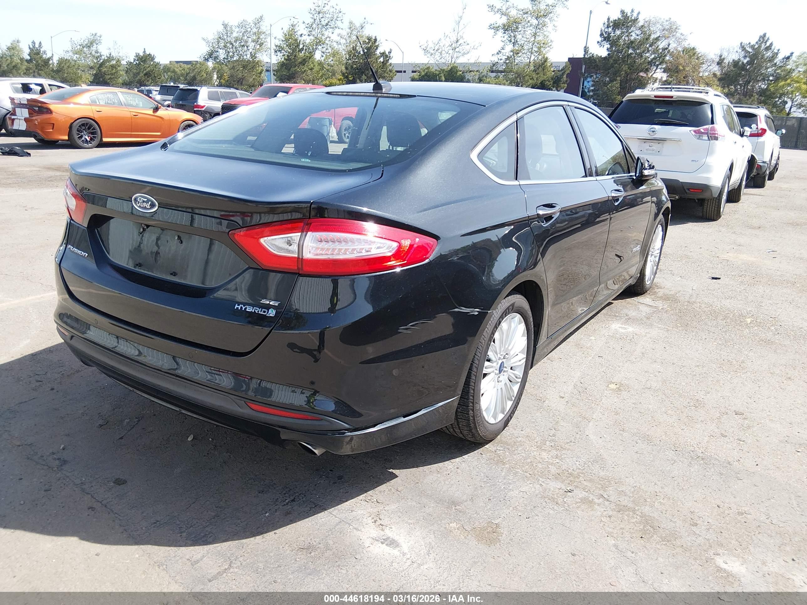 FORD FUSION image 4