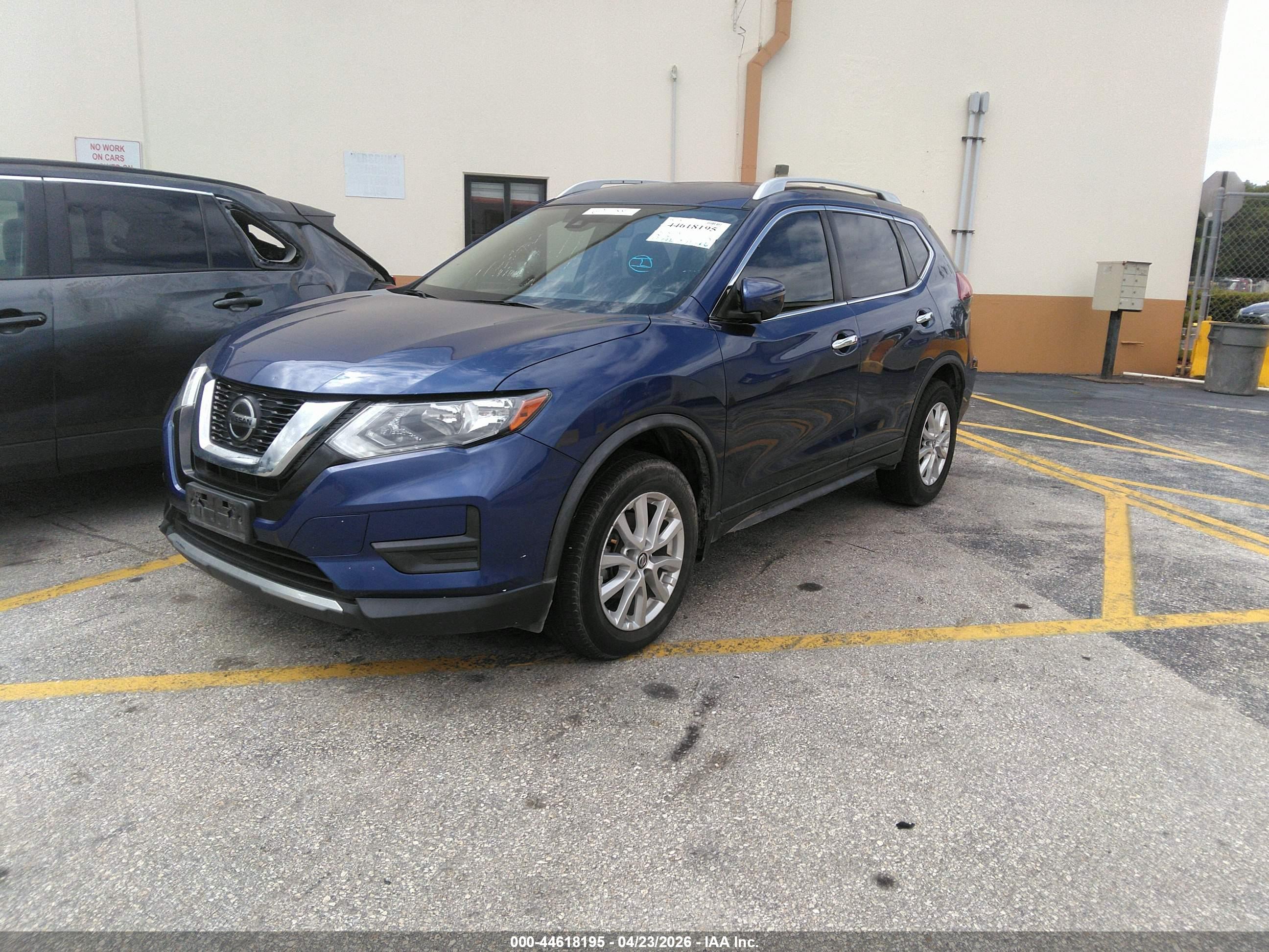 NISSAN ROGUE image 2