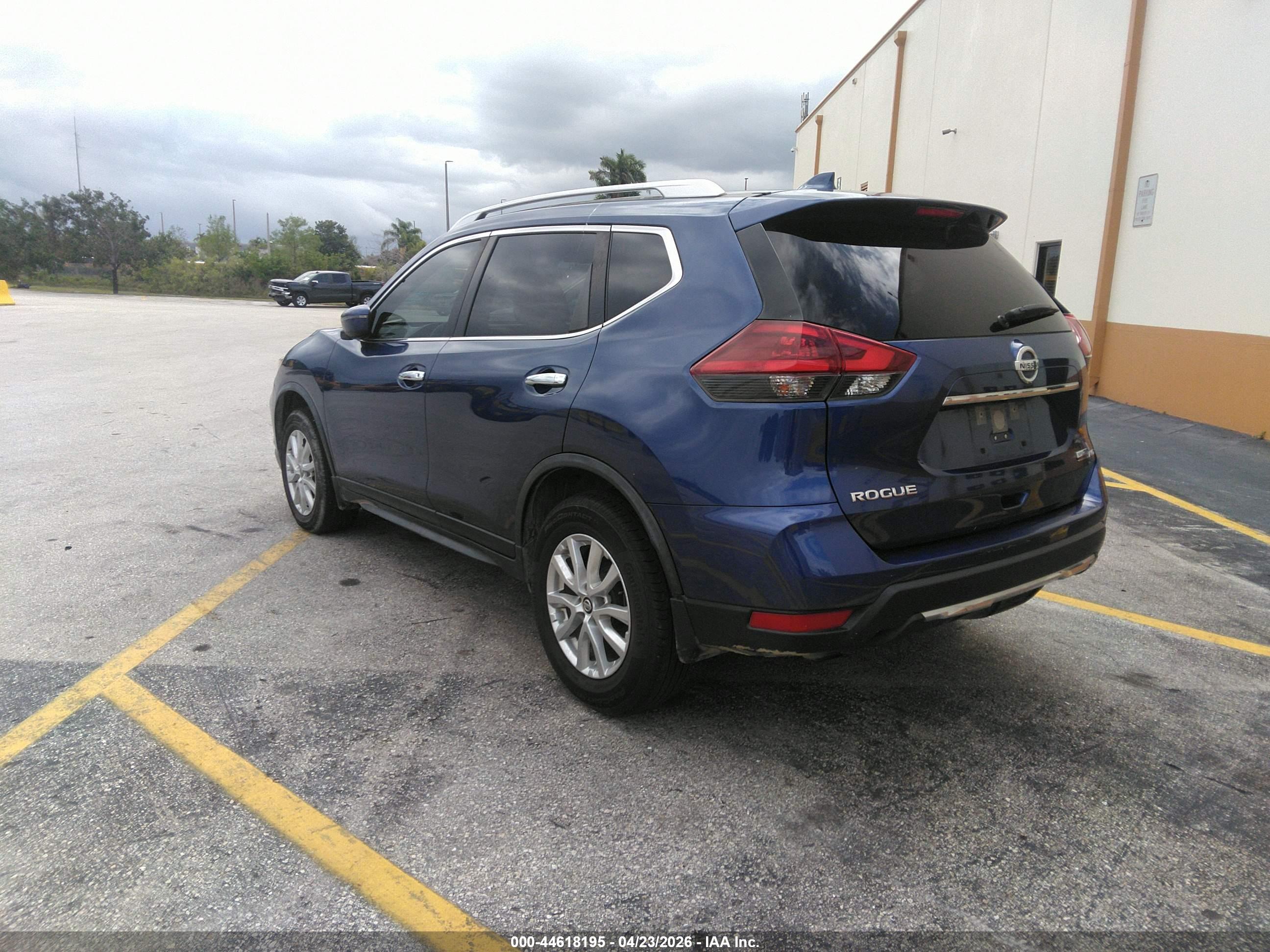 NISSAN ROGUE image 3
