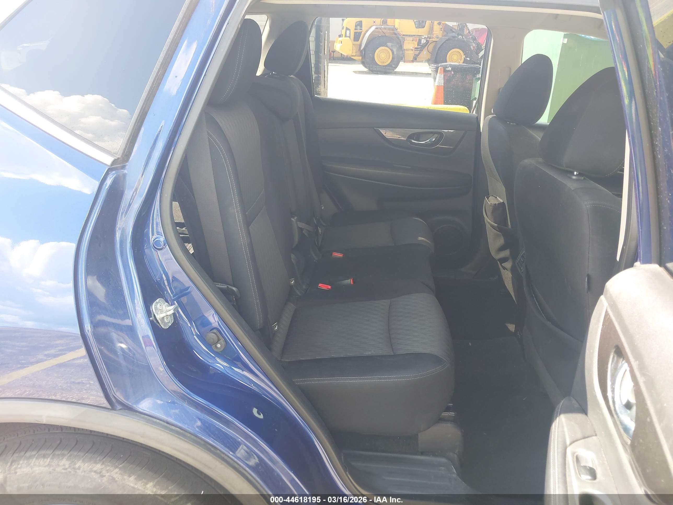 NISSAN ROGUE image 8