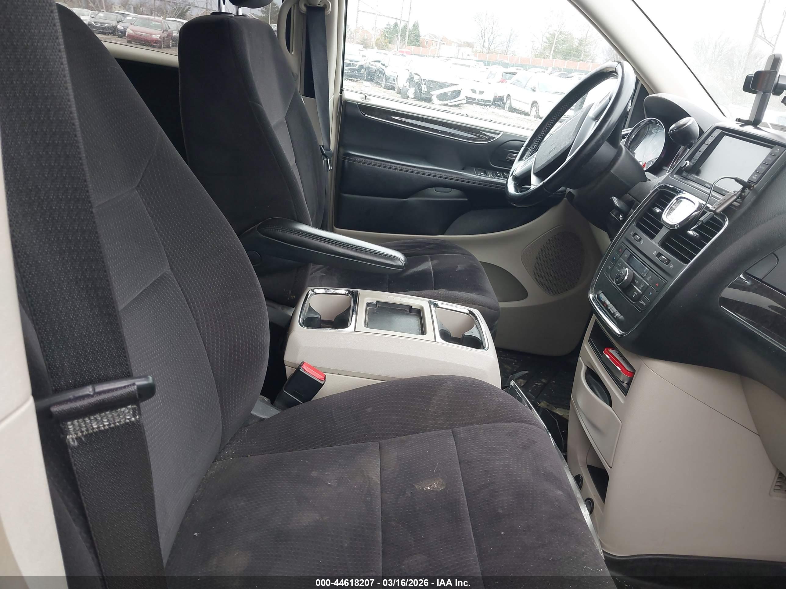CHRYSLER TOWN image 5