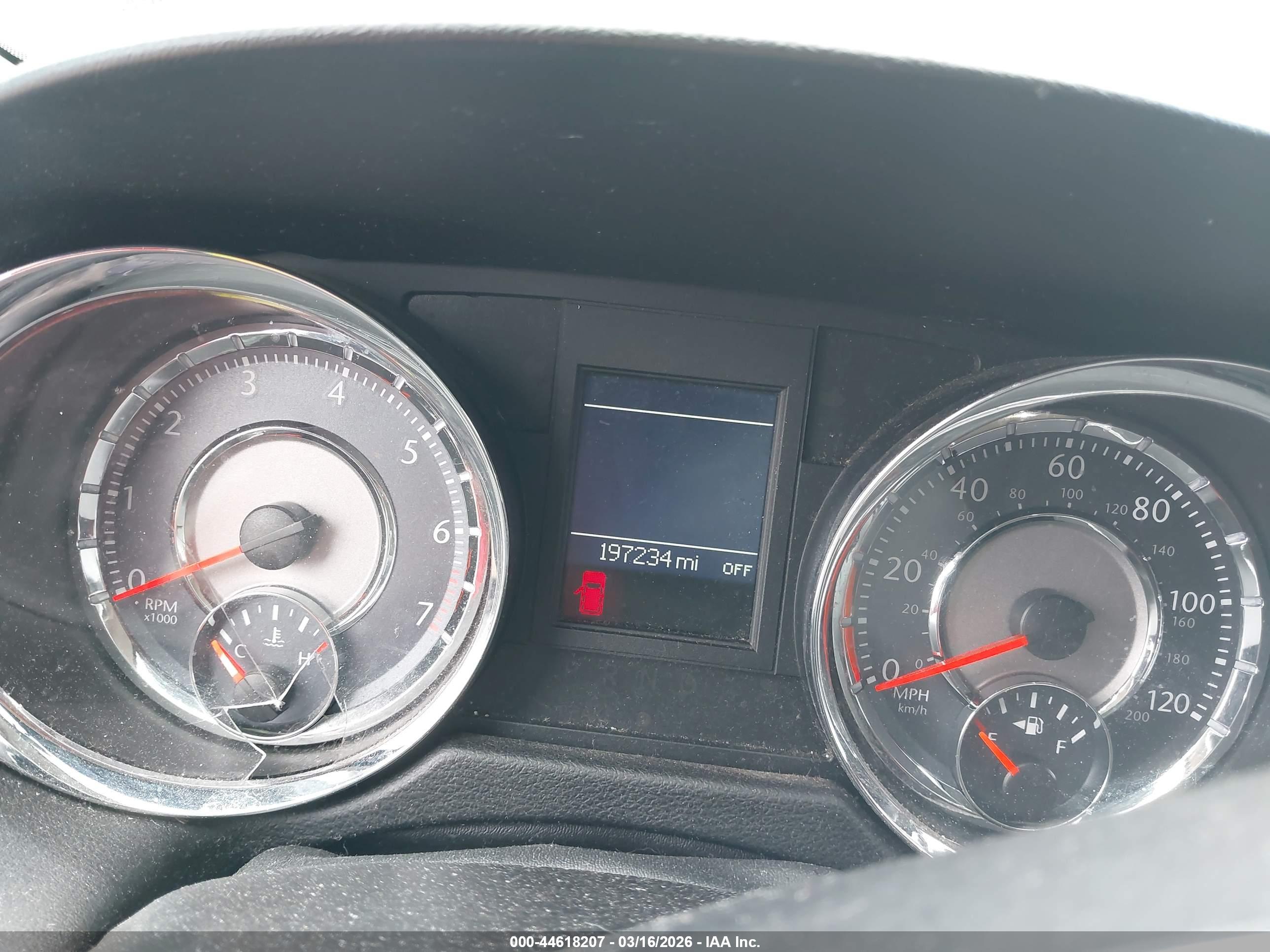 CHRYSLER TOWN image 7