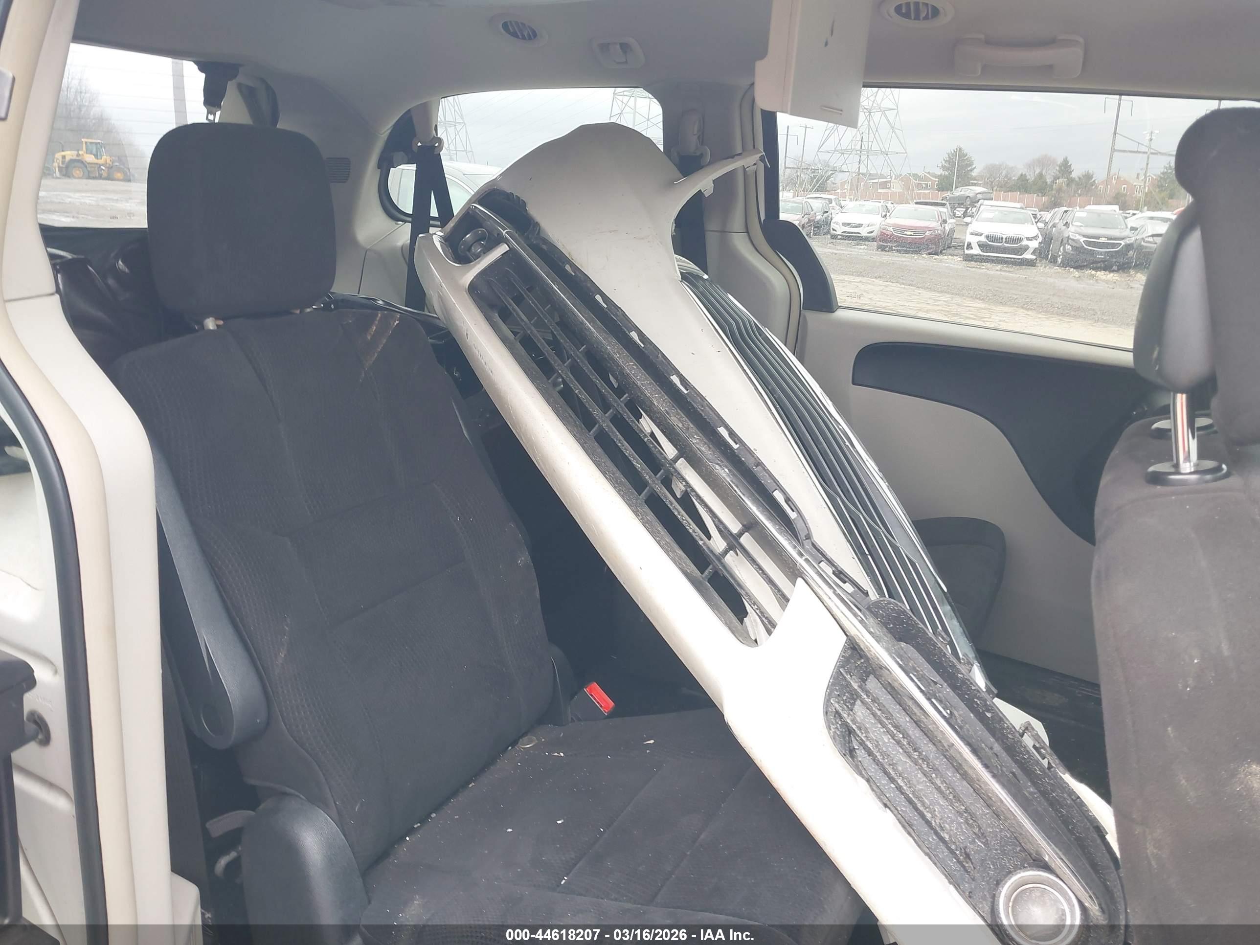 CHRYSLER TOWN image 8