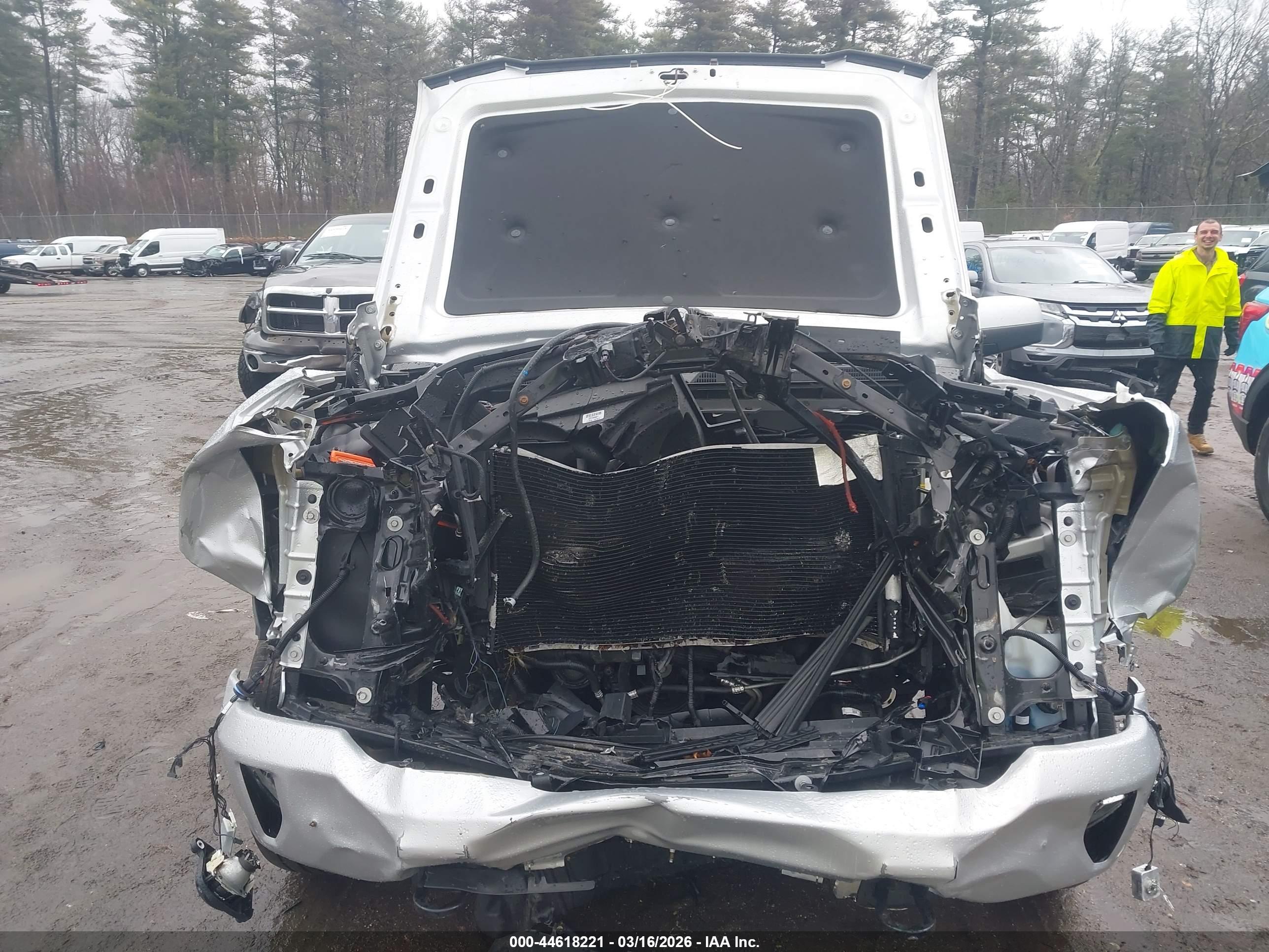 CHEVROLET SILVERADO image 6