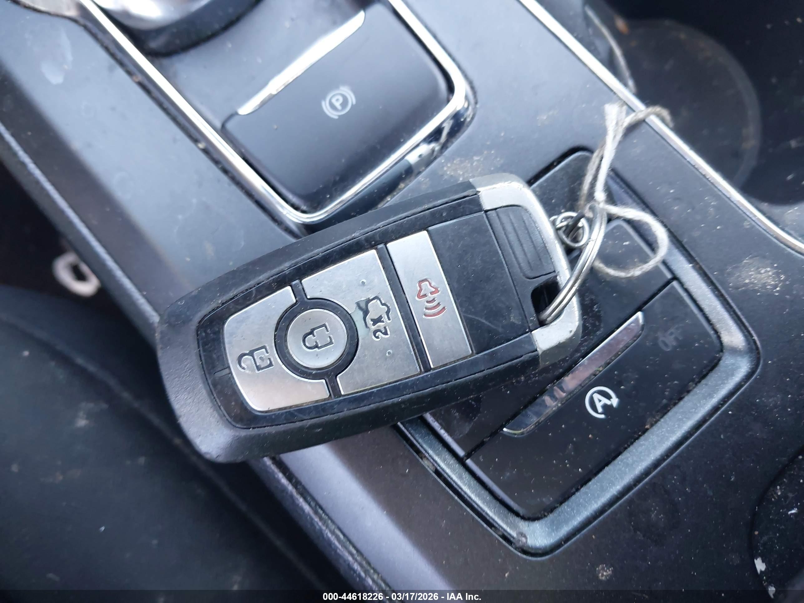 FORD FUSION image 11