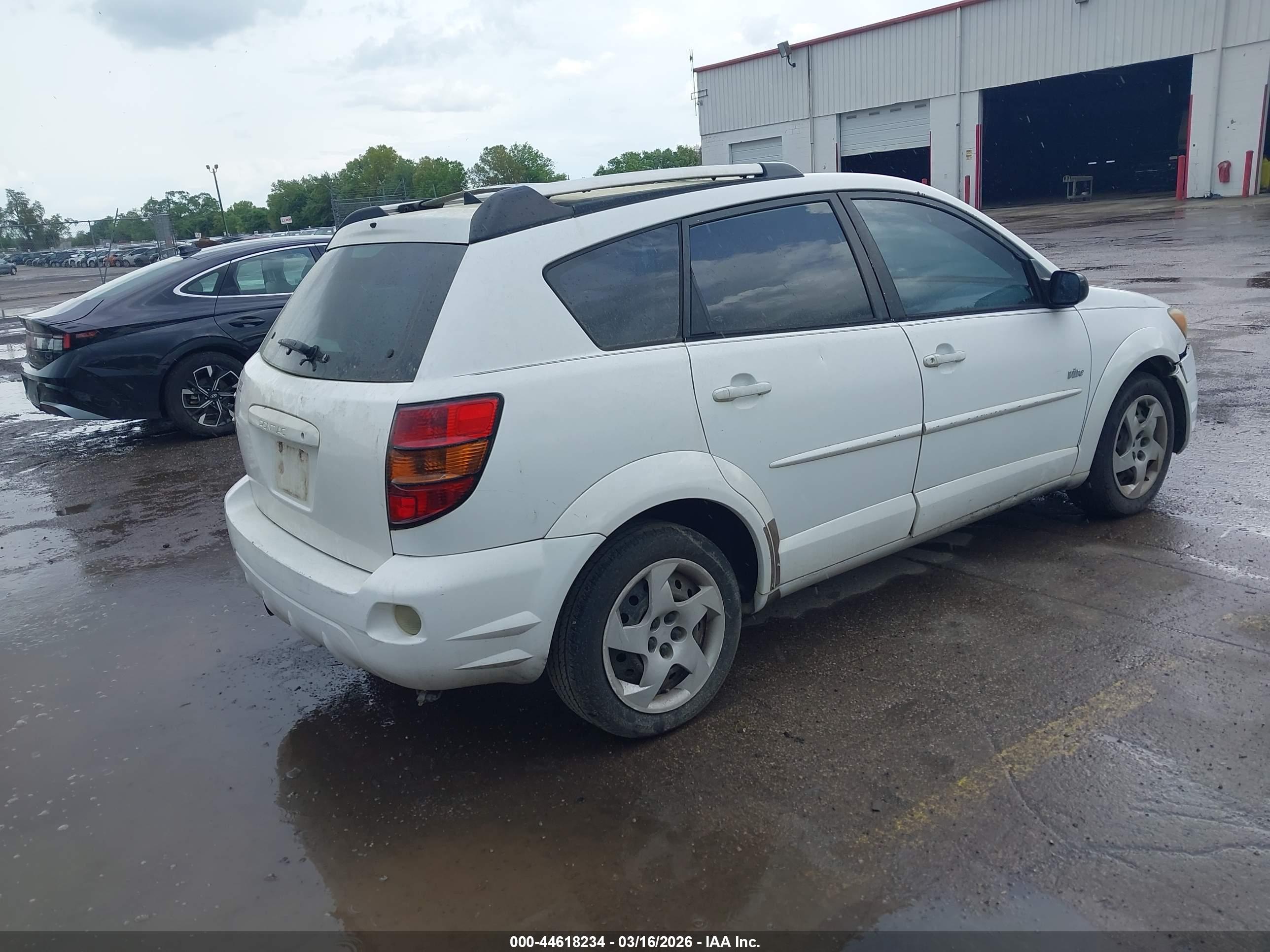 PONTIAC VIBE image 4