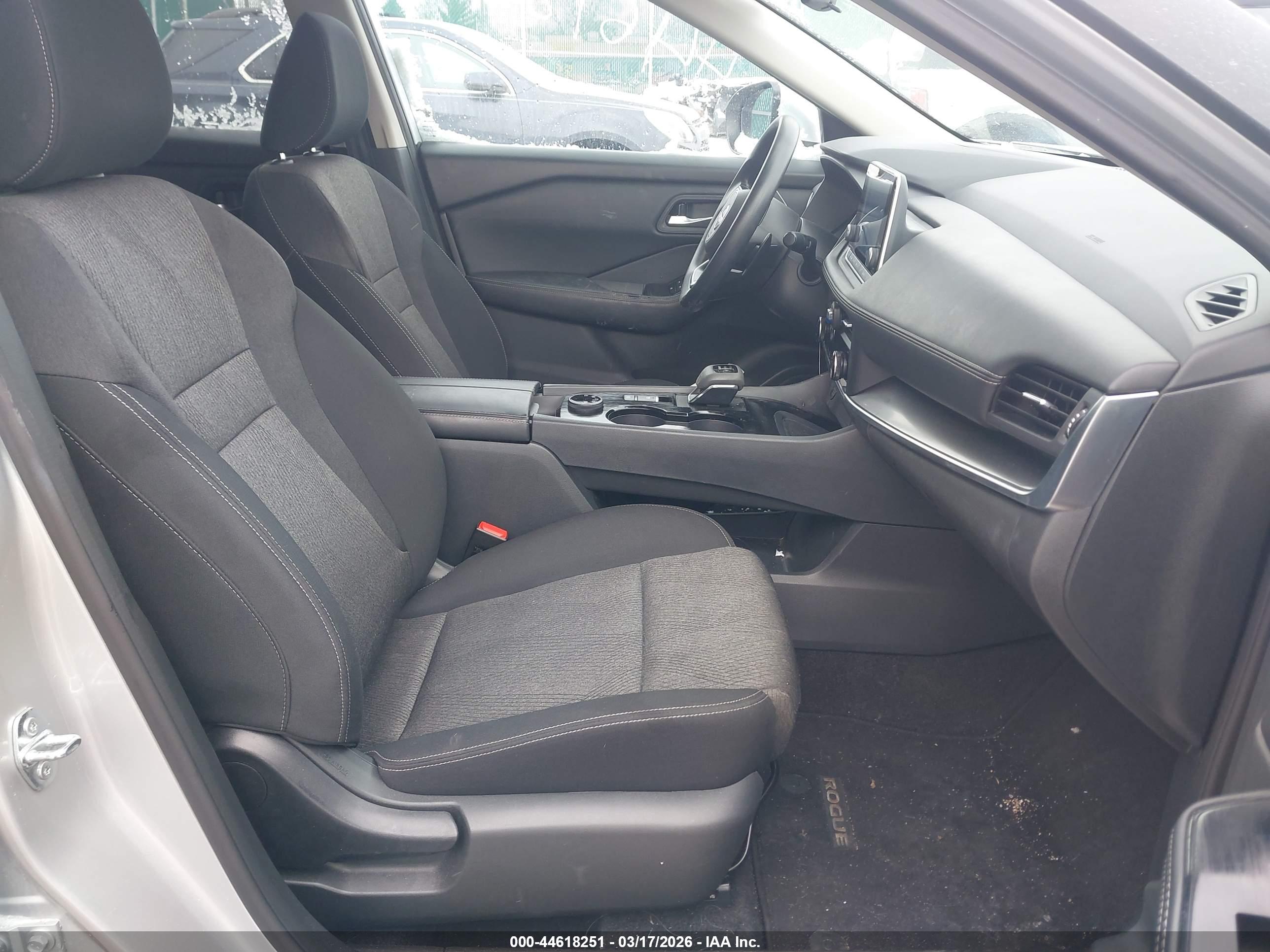 NISSAN ROGUE image 5