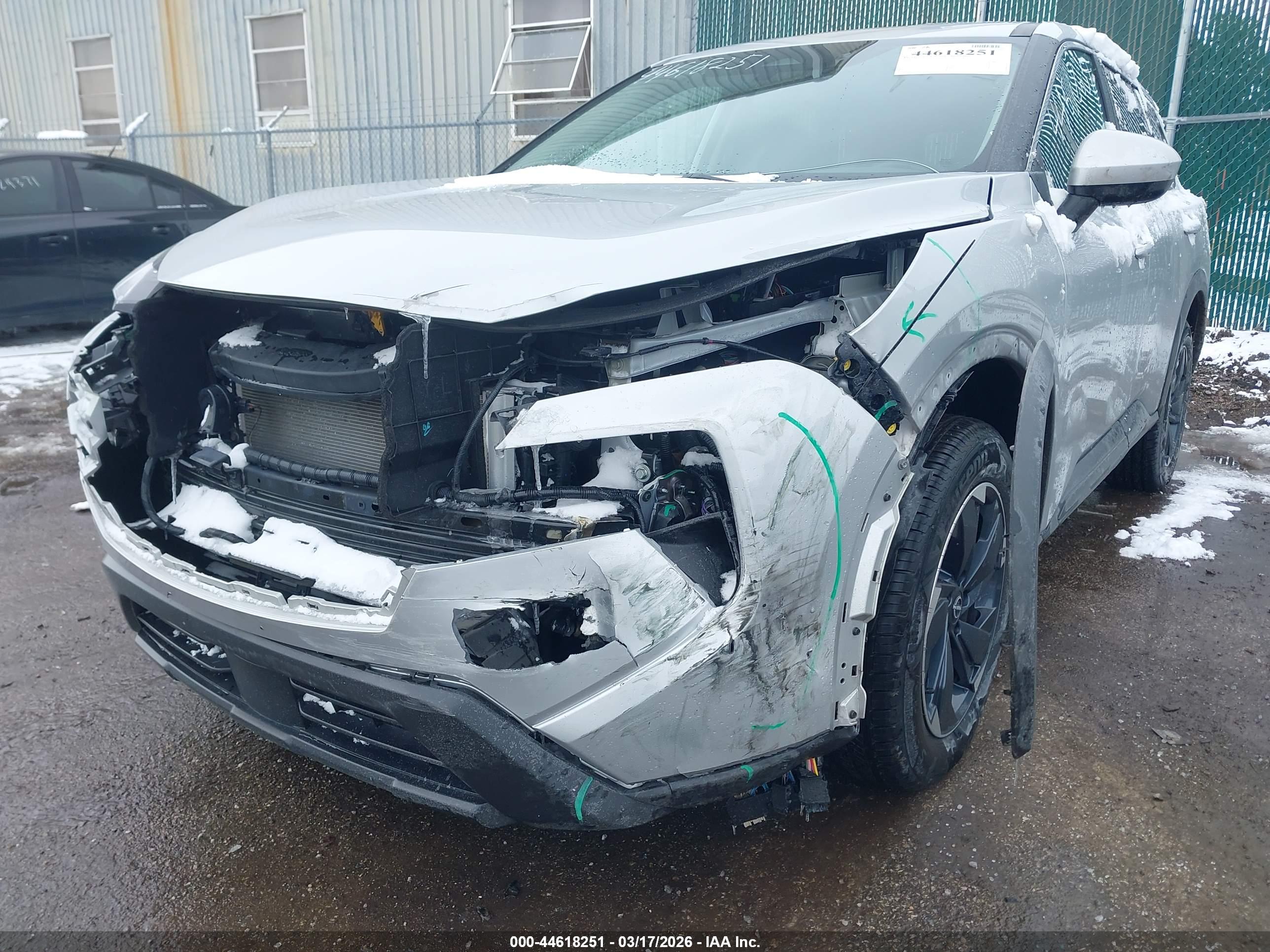 NISSAN ROGUE image 6