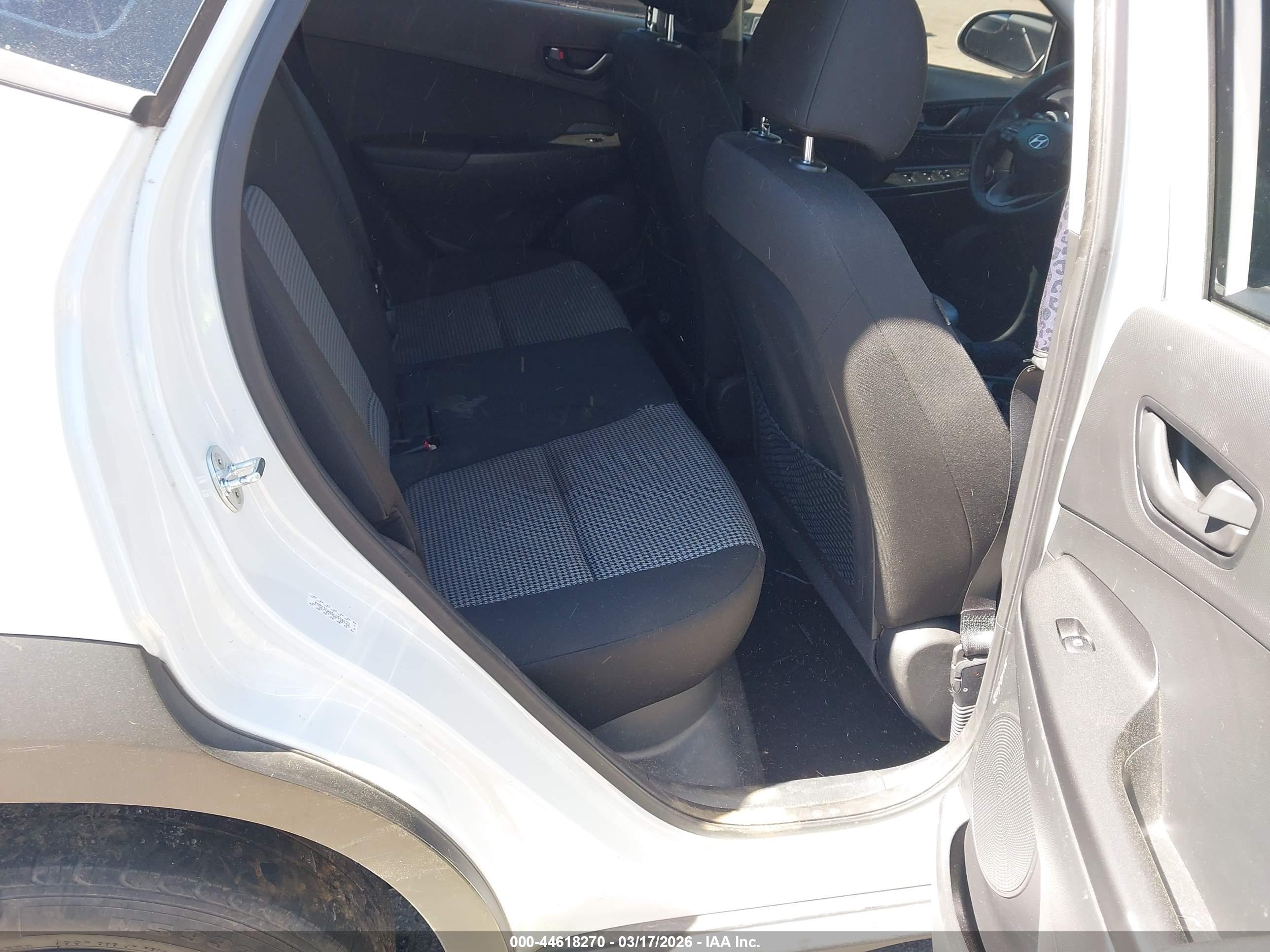HYUNDAI KONA image 8