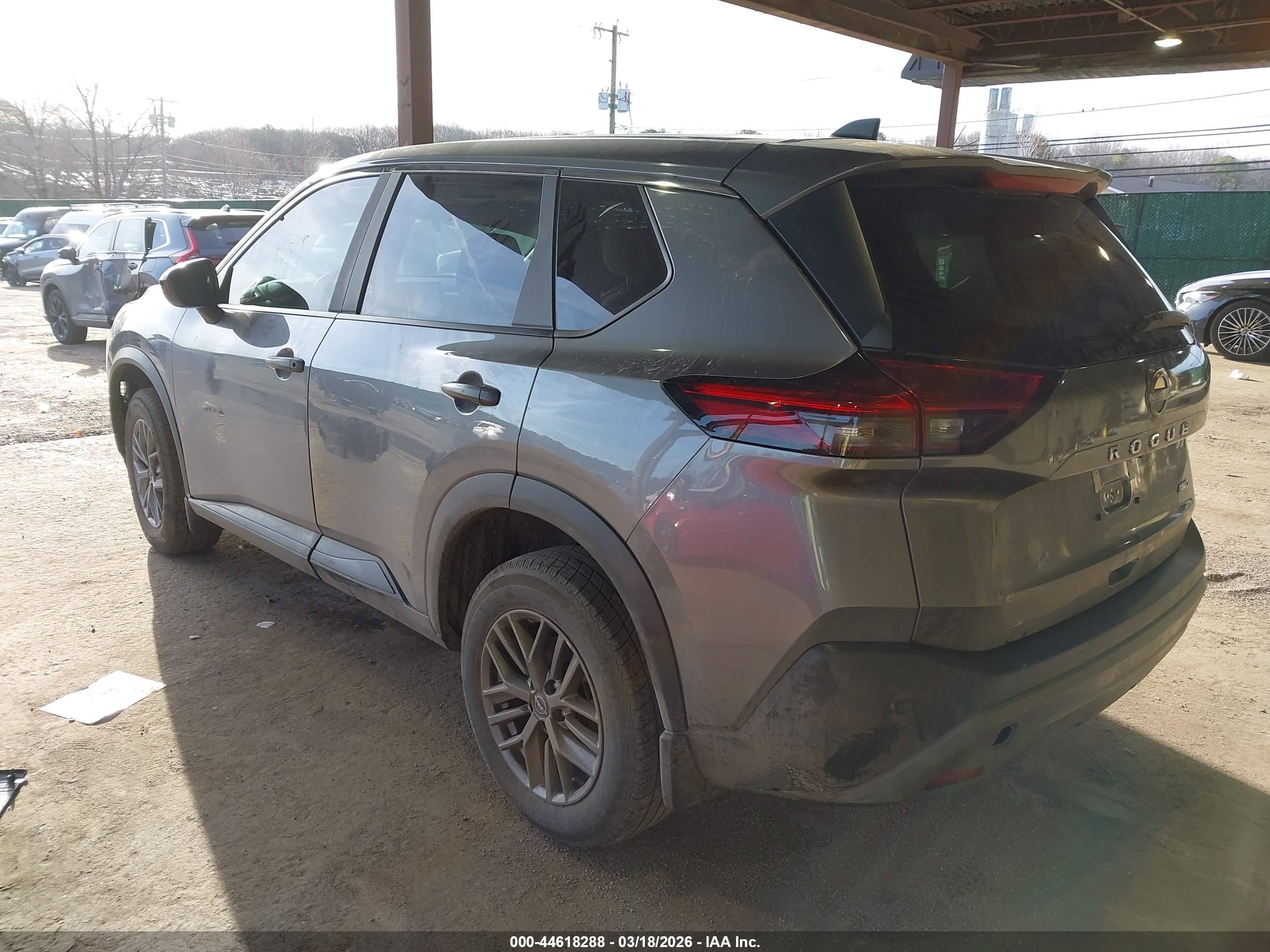 NISSAN ROGUE image 3
