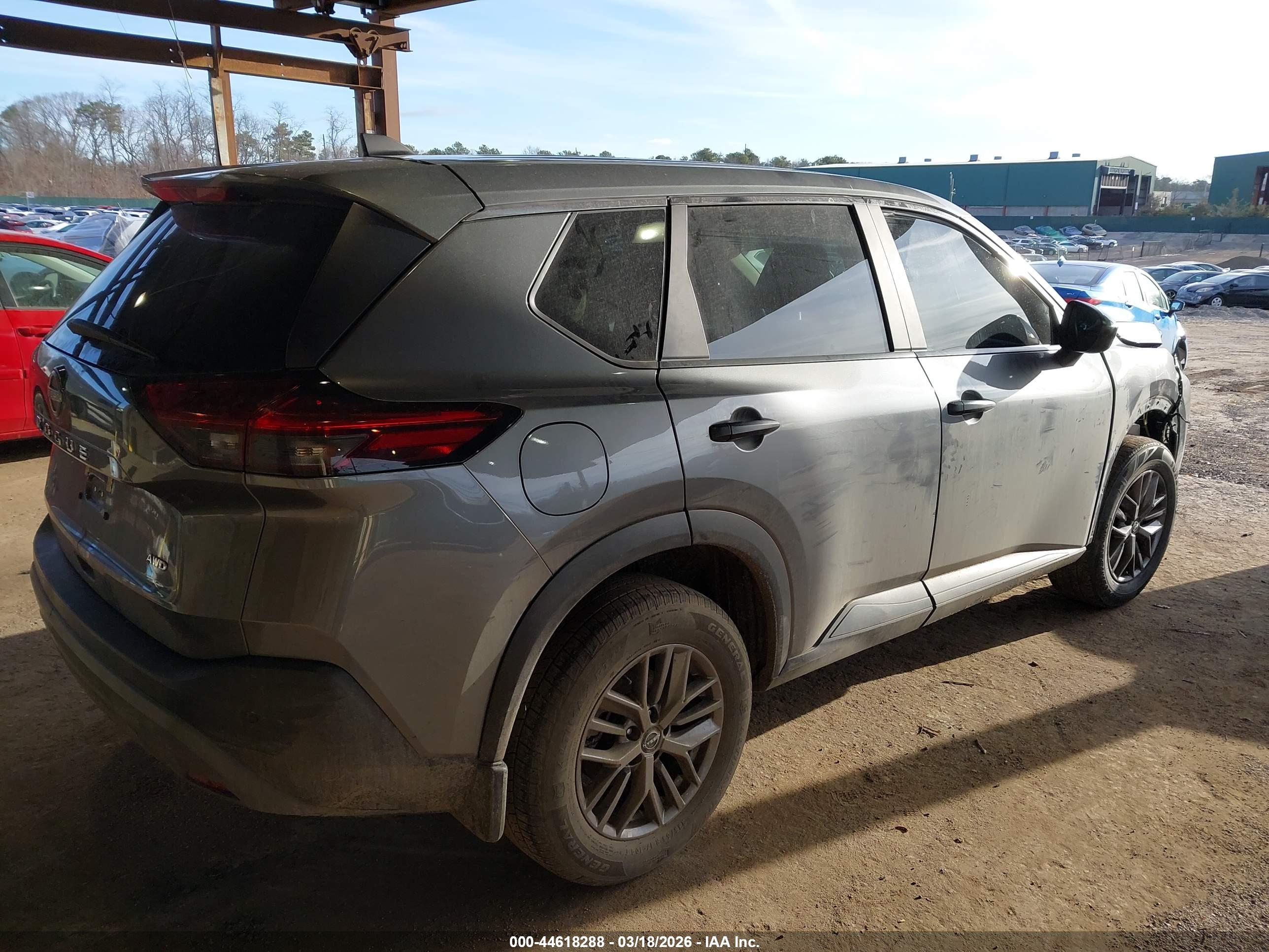 NISSAN ROGUE image 4