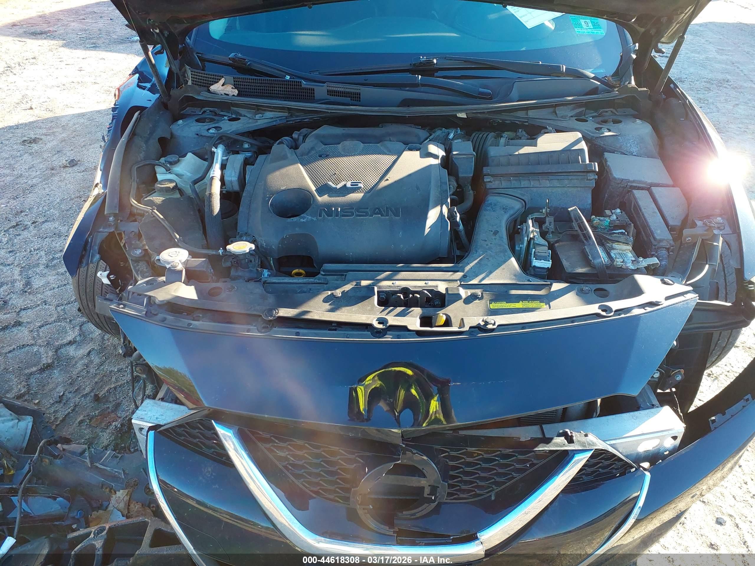 NISSAN MAXIMA image 10