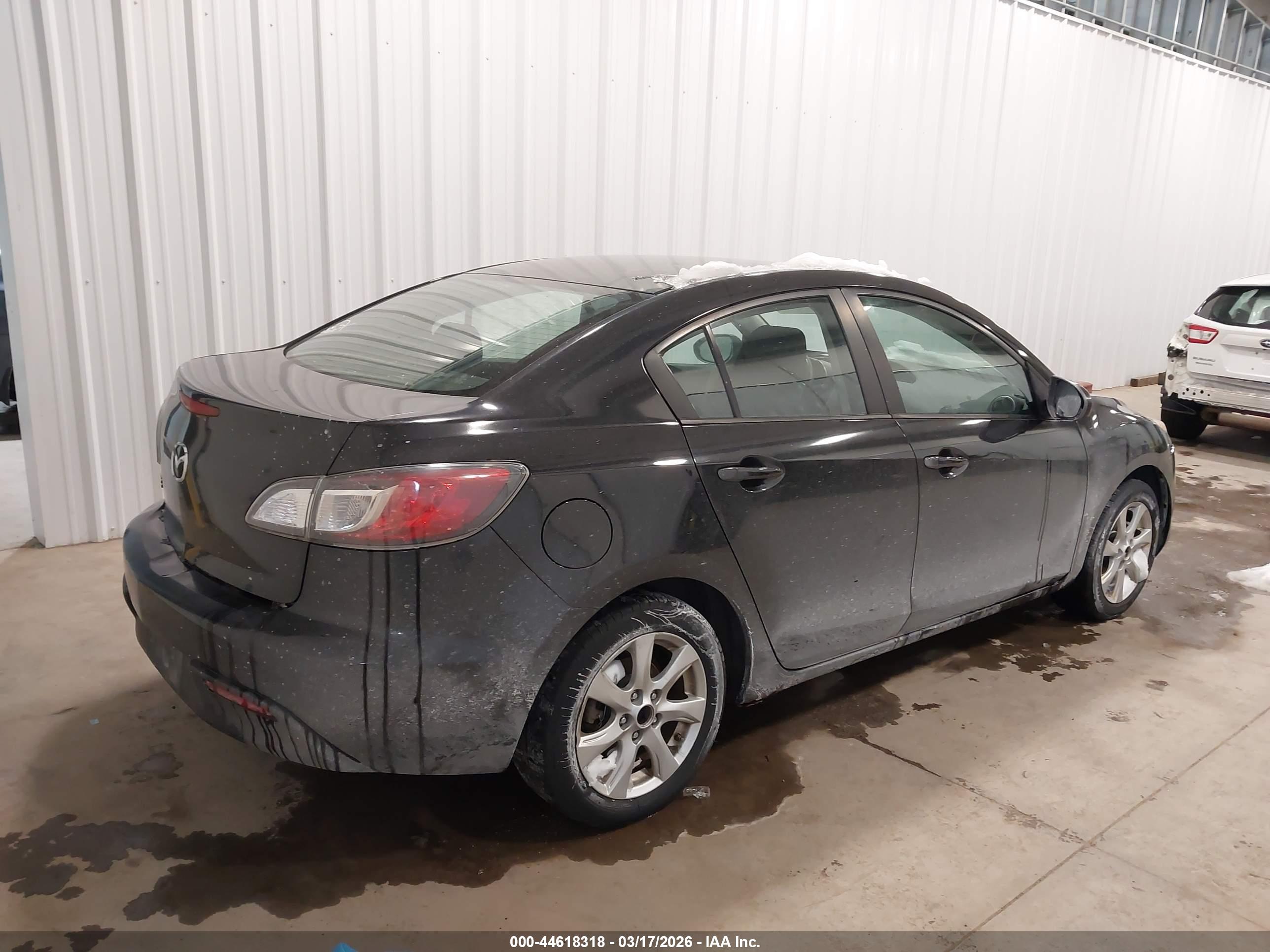 MAZDA MAZDA3 image 4