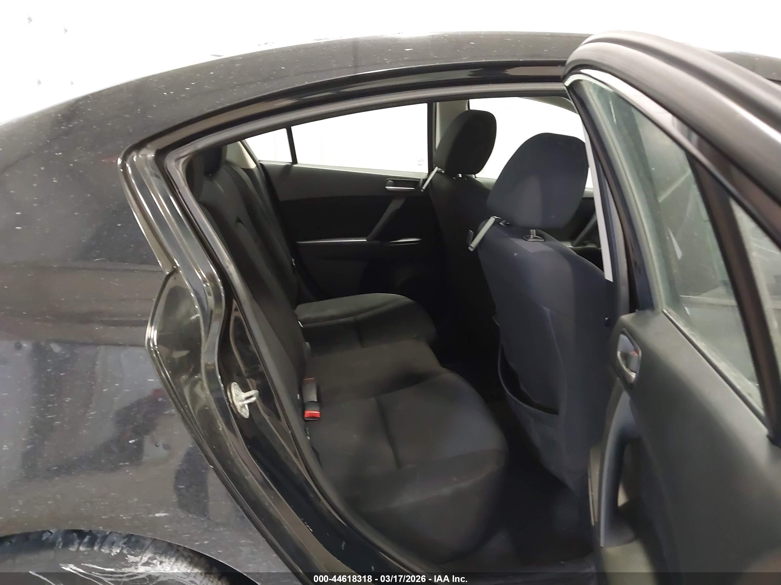 MAZDA MAZDA3 image 8