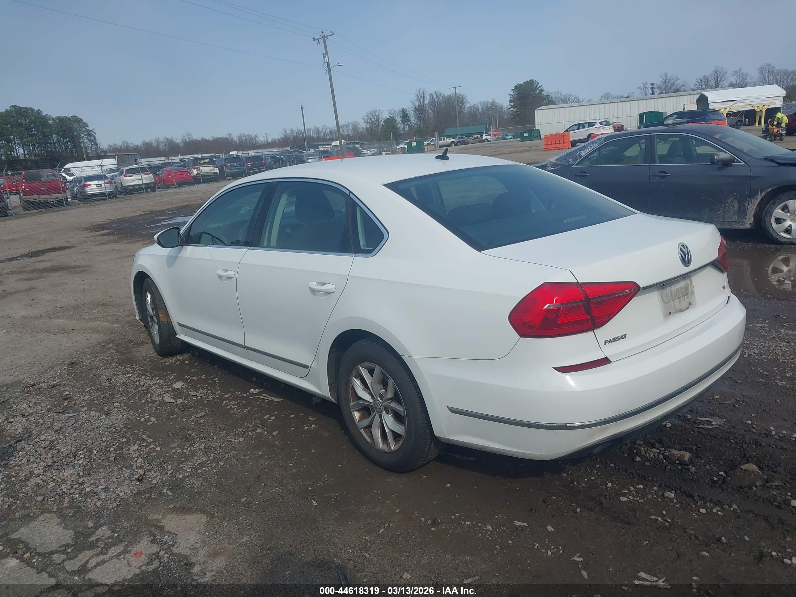 VOLKSWAGEN PASSAT image 3
