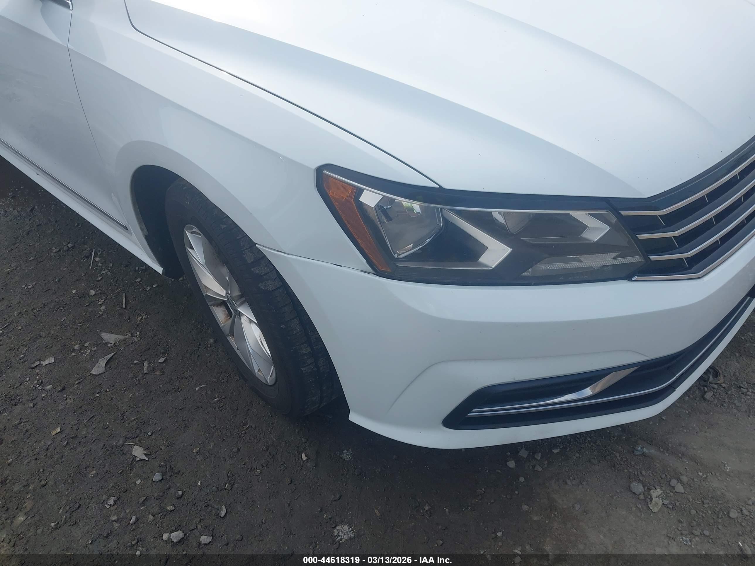 VOLKSWAGEN PASSAT image 6
