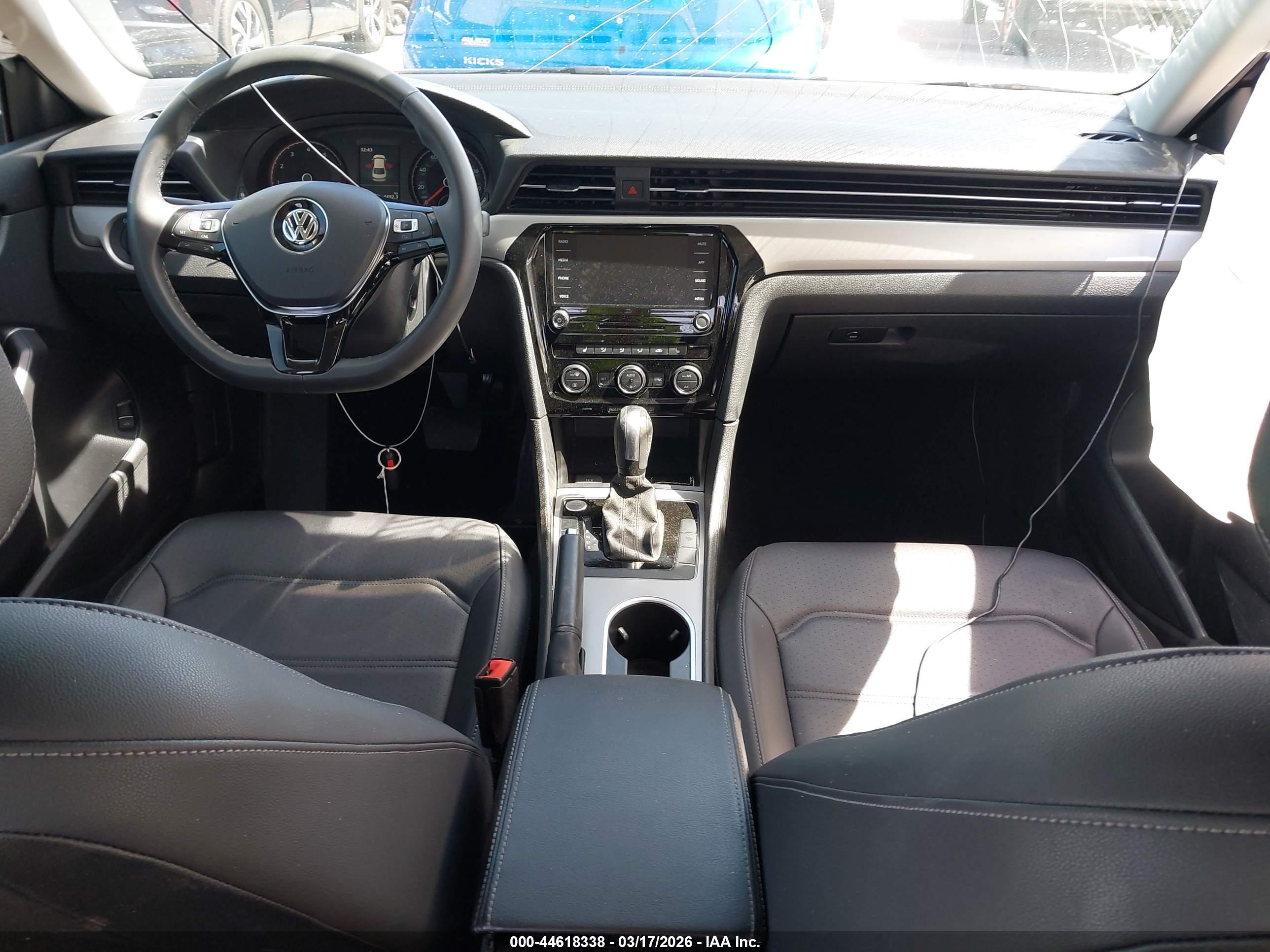 VOLKSWAGEN PASSAT image 5