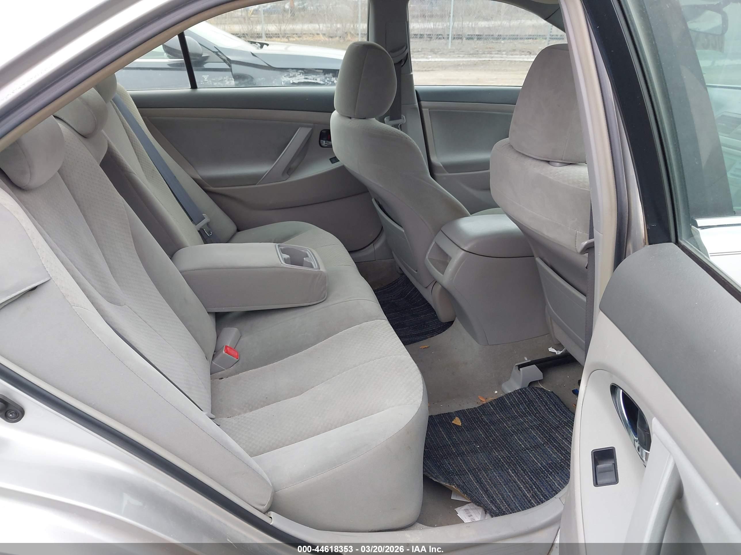 TOYOTA CAMRY image 8
