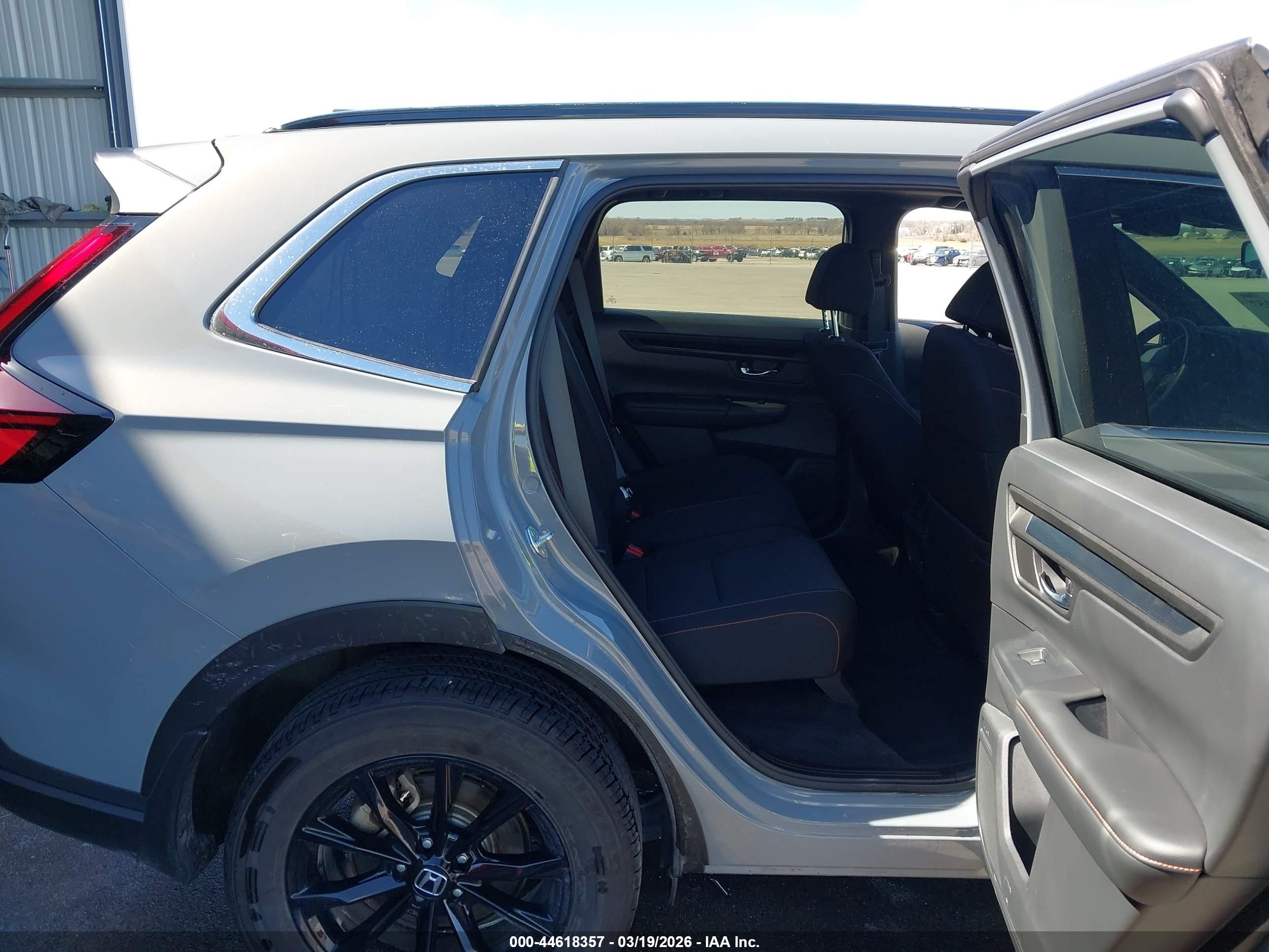HONDA CR-V image 8