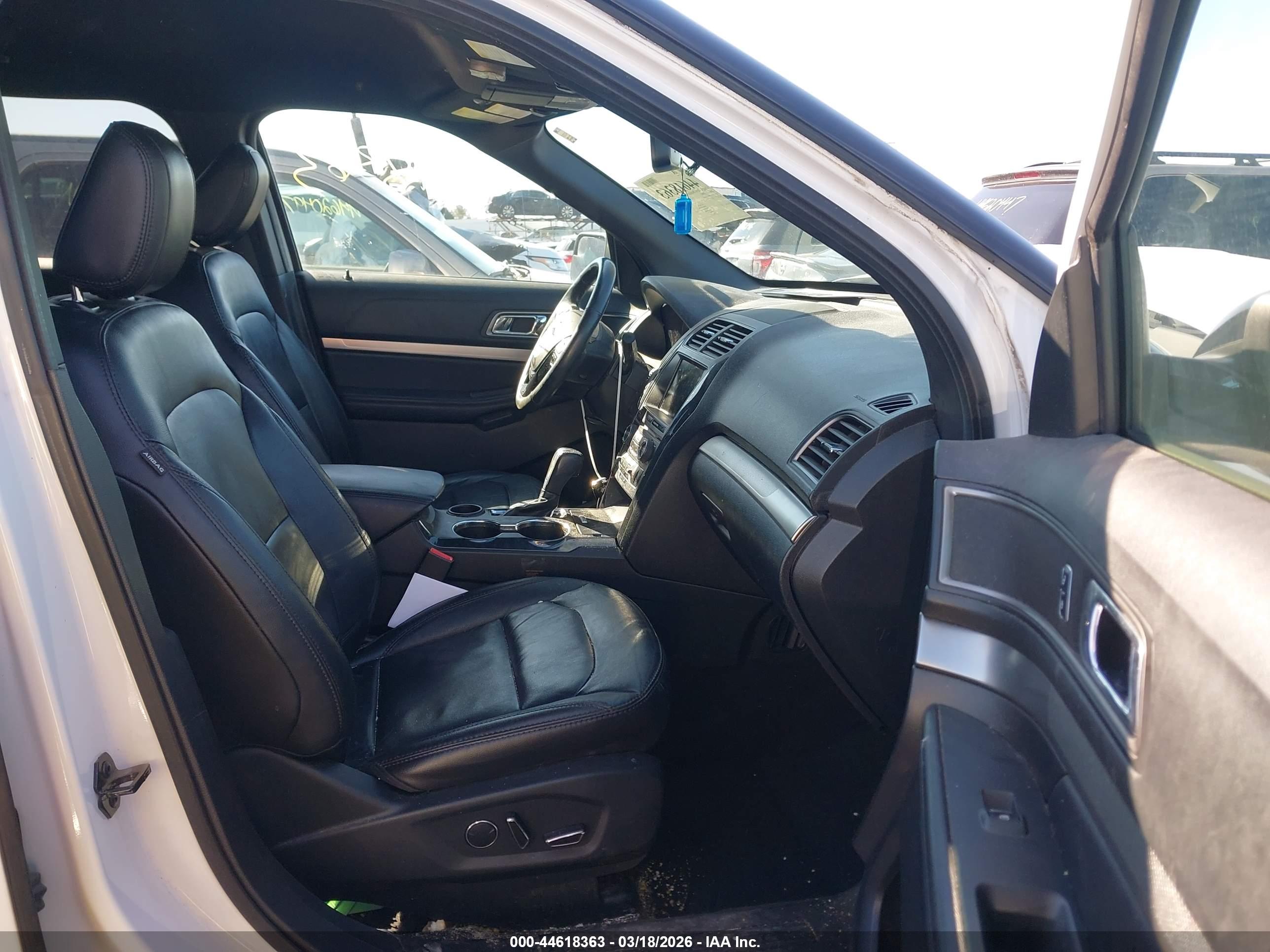 FORD EXPLORER image 5