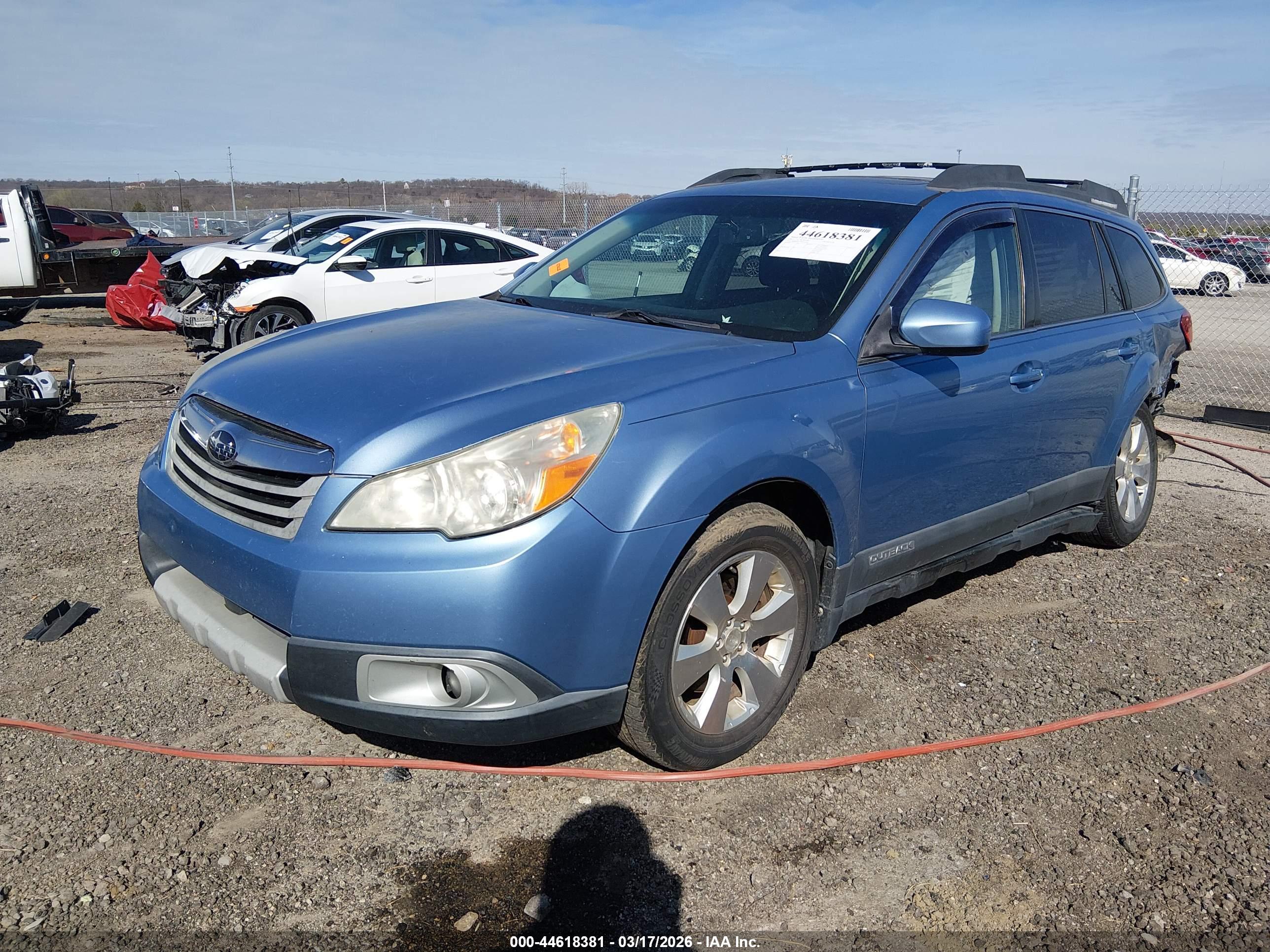 SUBARU OUTBACK image 2