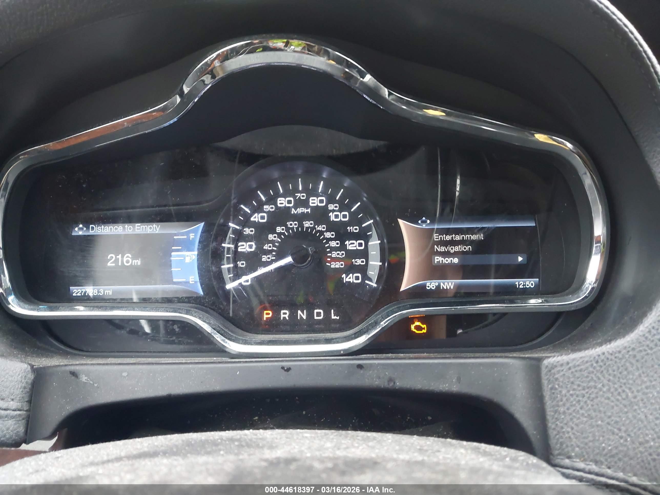 LINCOLN MKT image 7