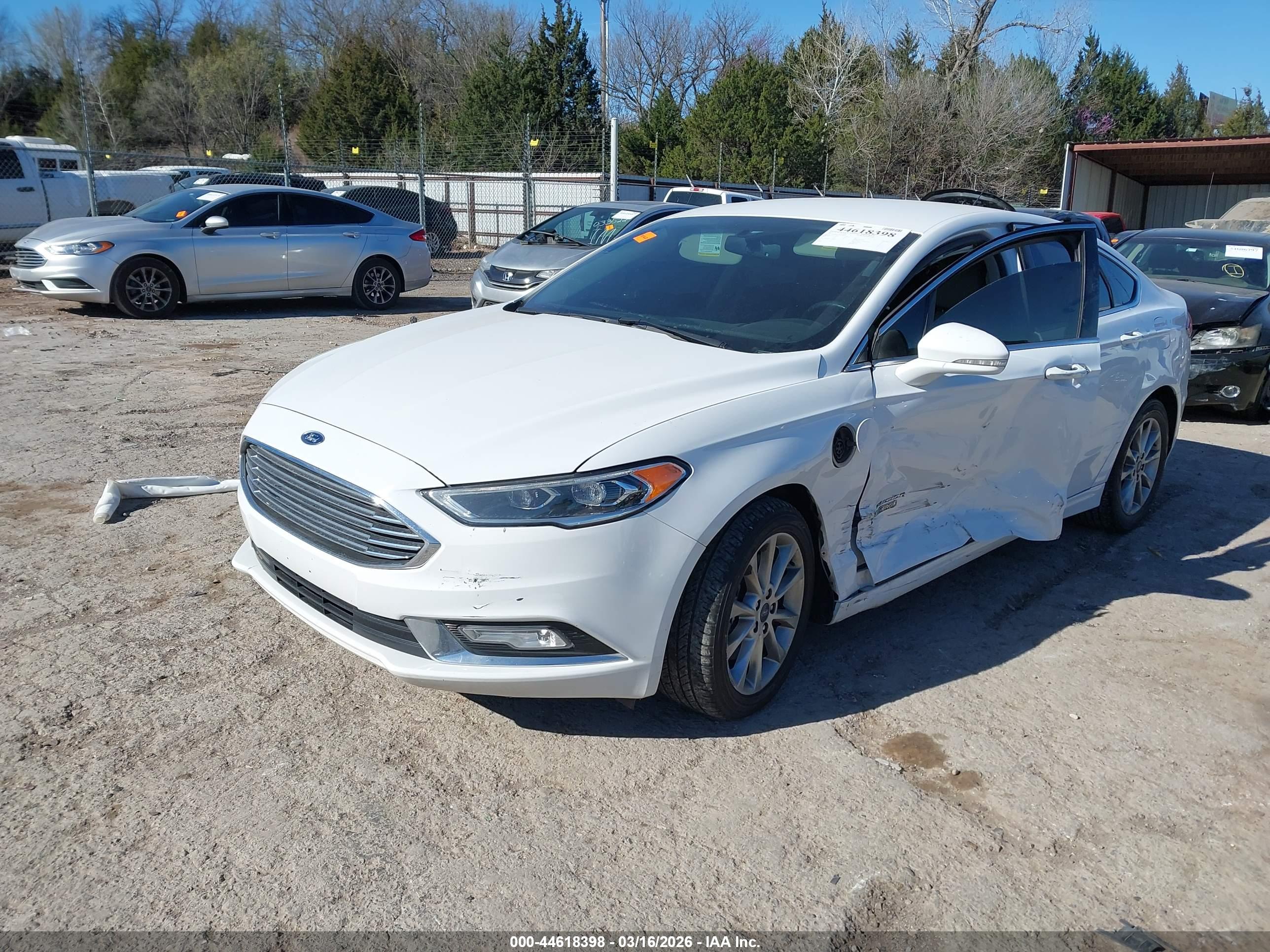 FORD FUSION image 2