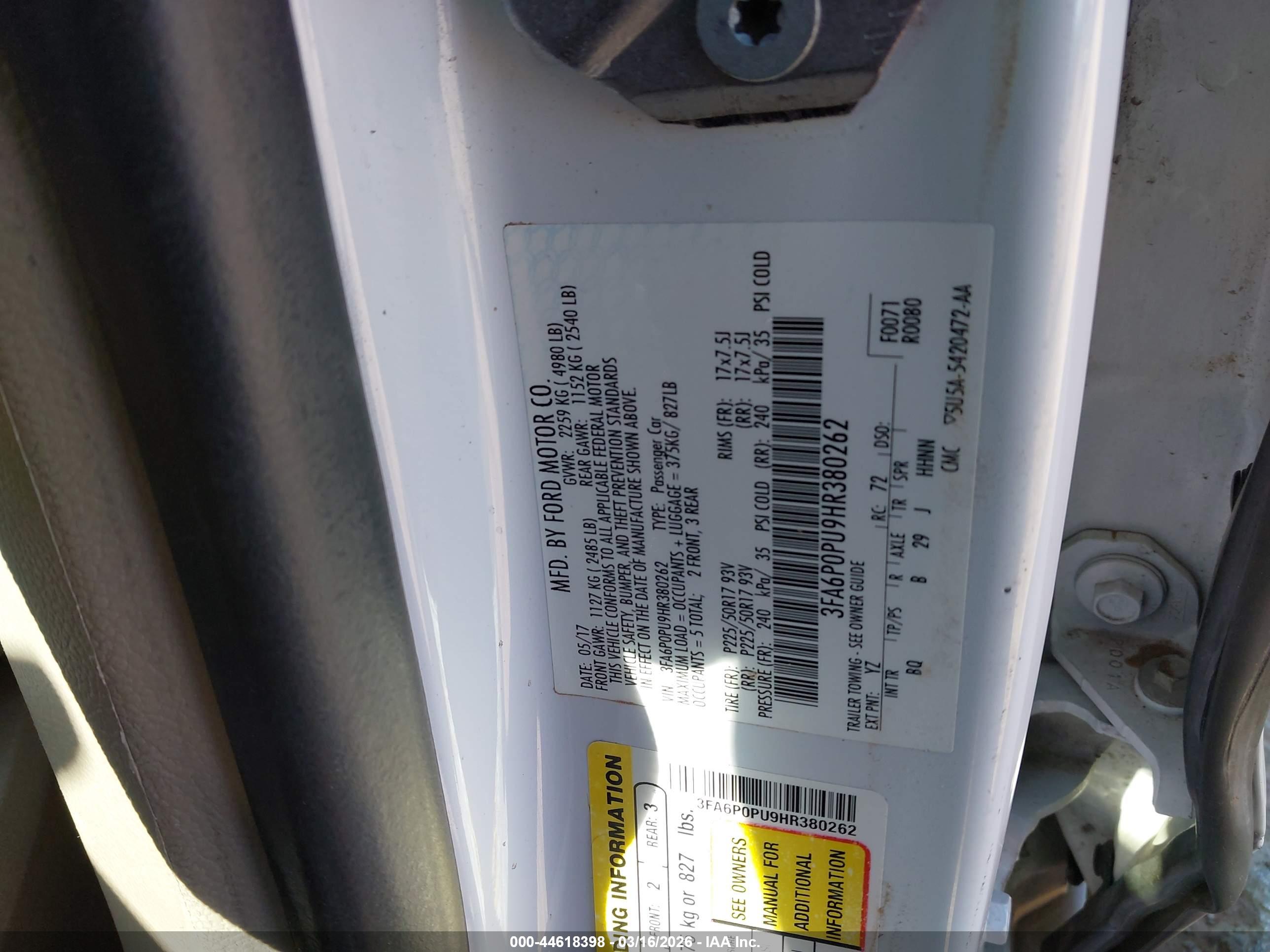 FORD FUSION image 9