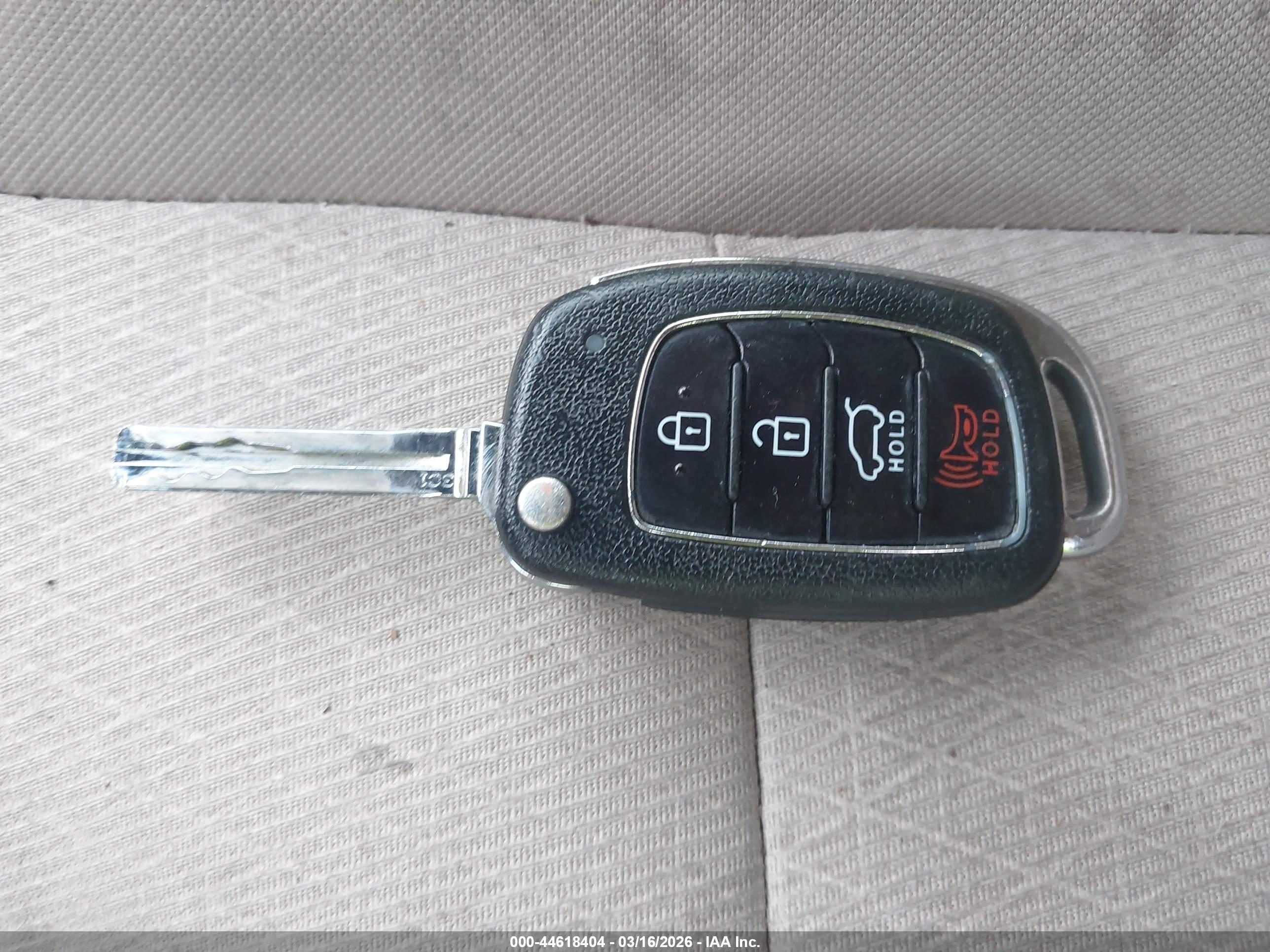 HYUNDAI TUCSON image 11