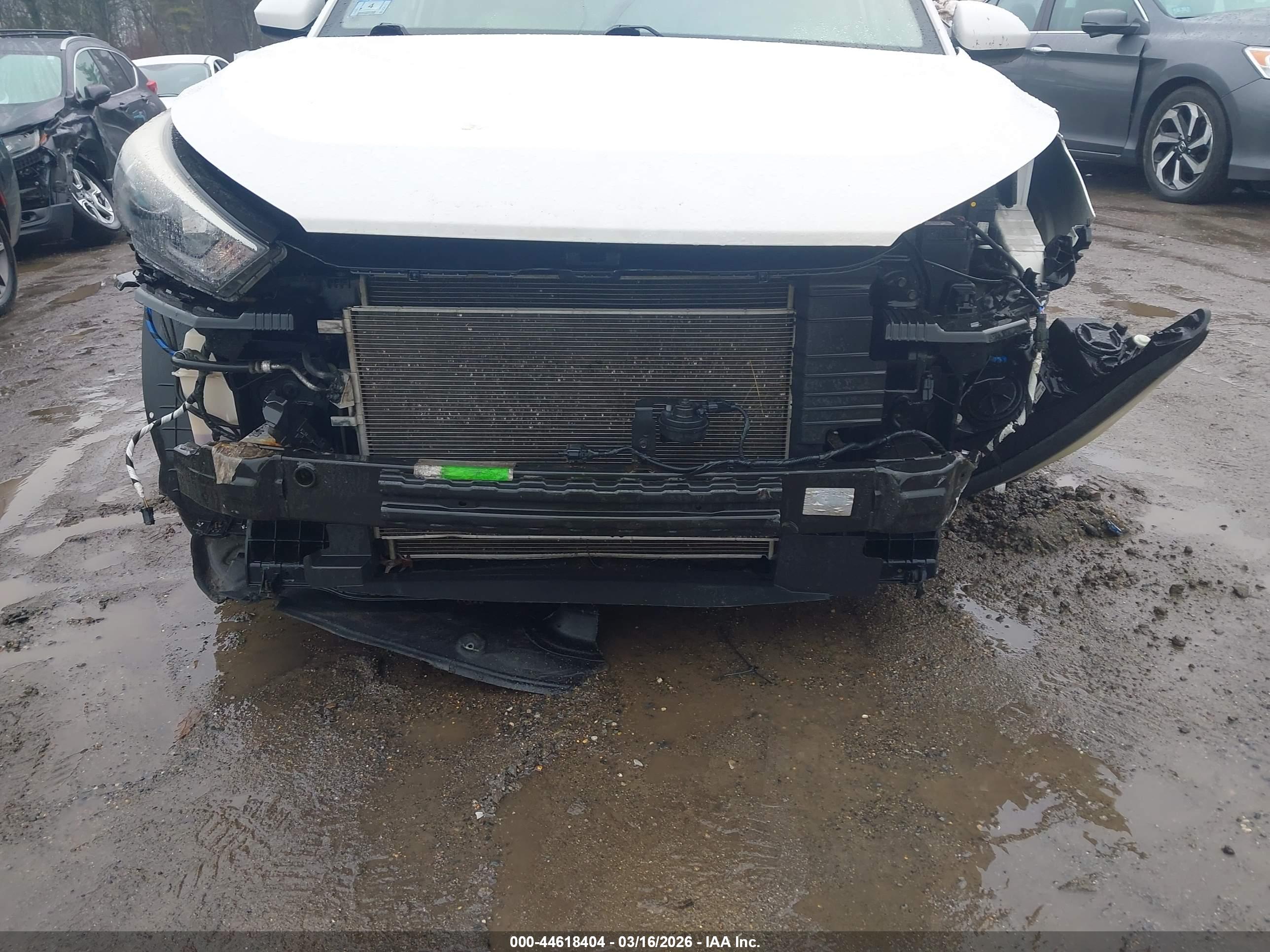 HYUNDAI TUCSON image 6