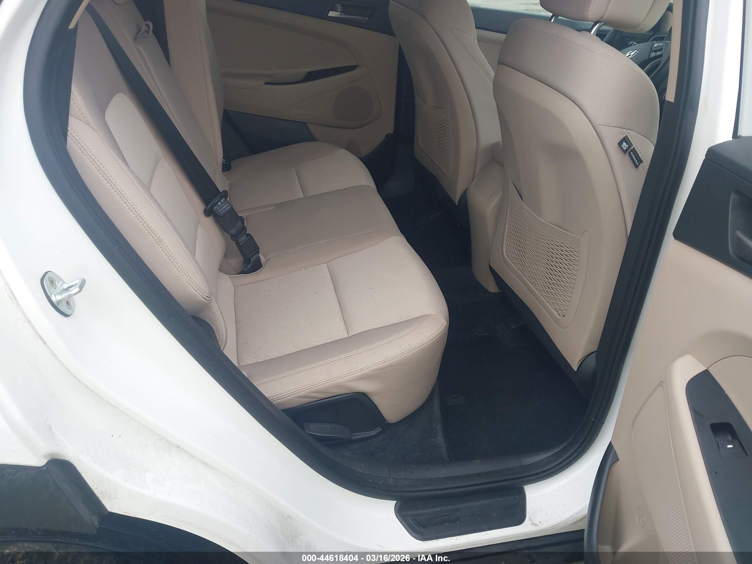 HYUNDAI TUCSON image 8