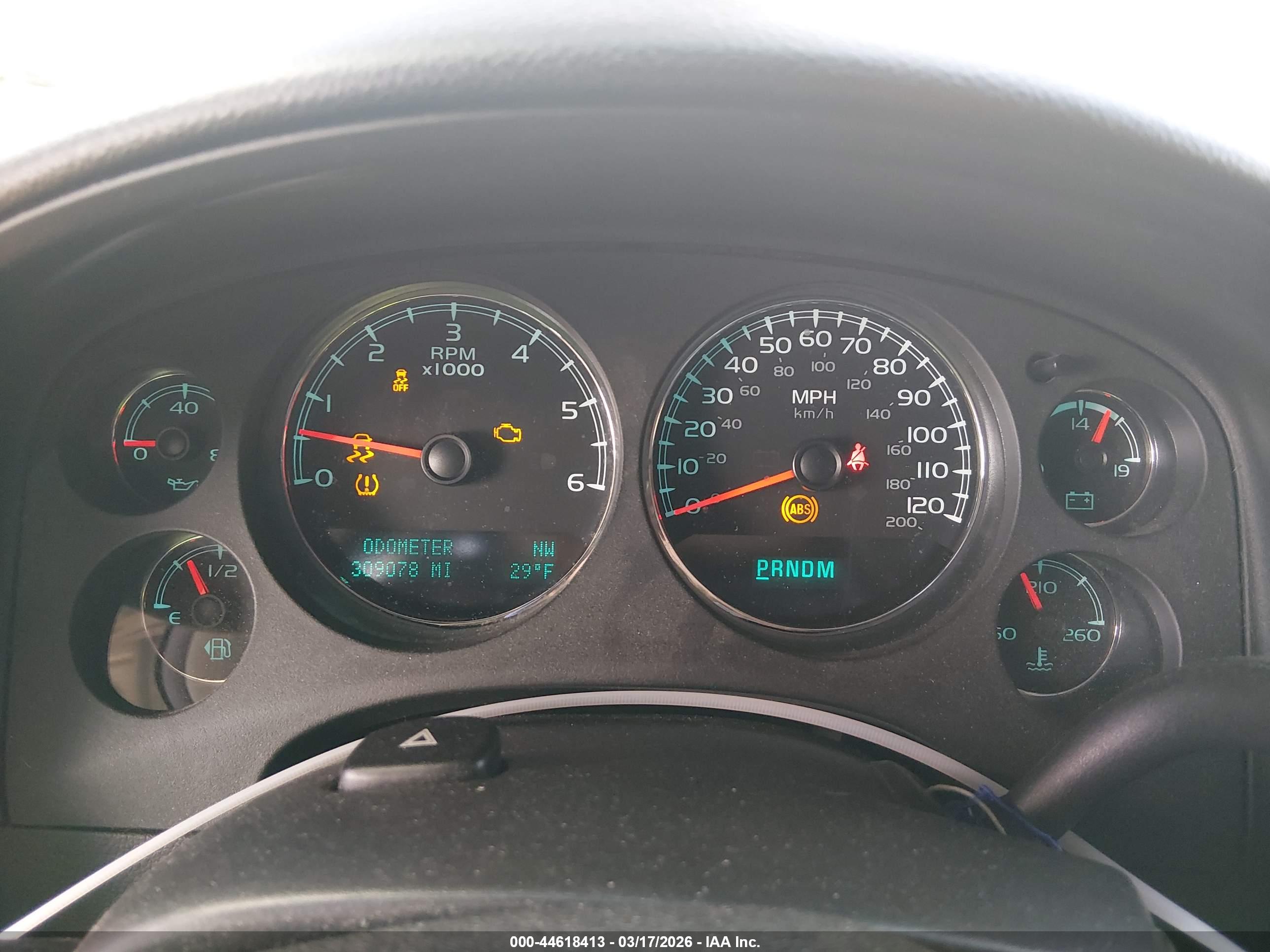 CHEVROLET SILVERADO image 7