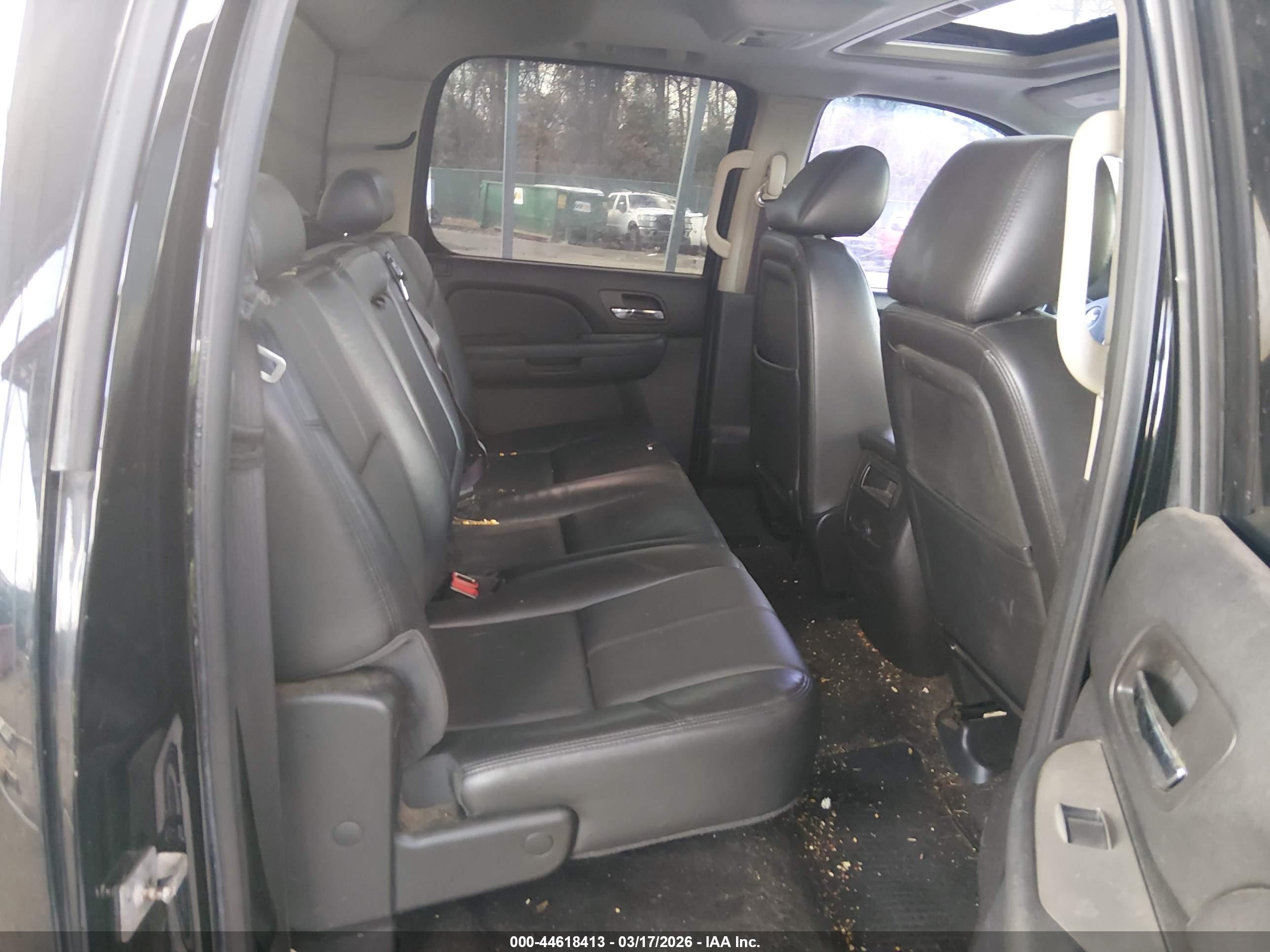 CHEVROLET SILVERADO image 8