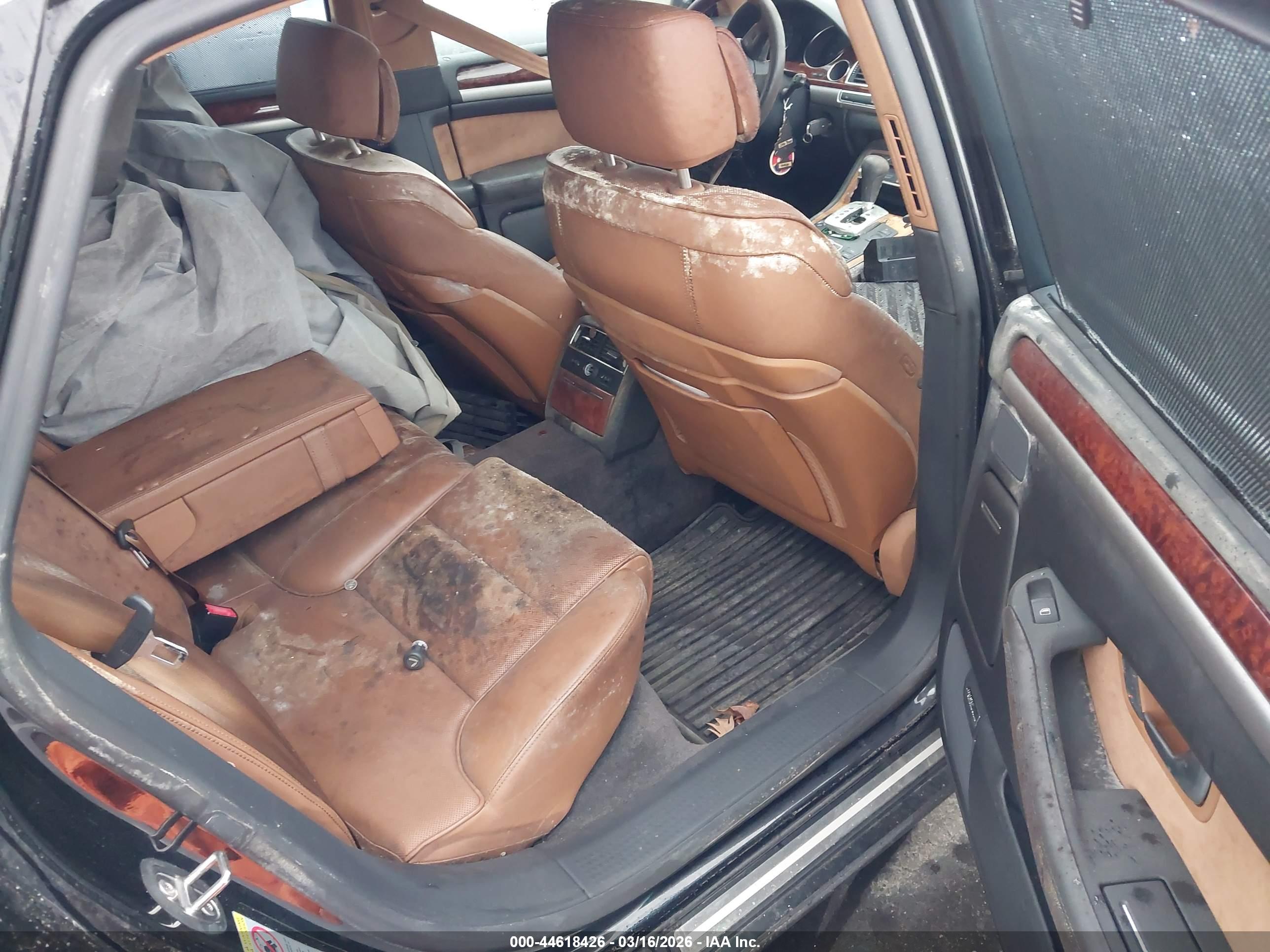 AUDI A8 image 8