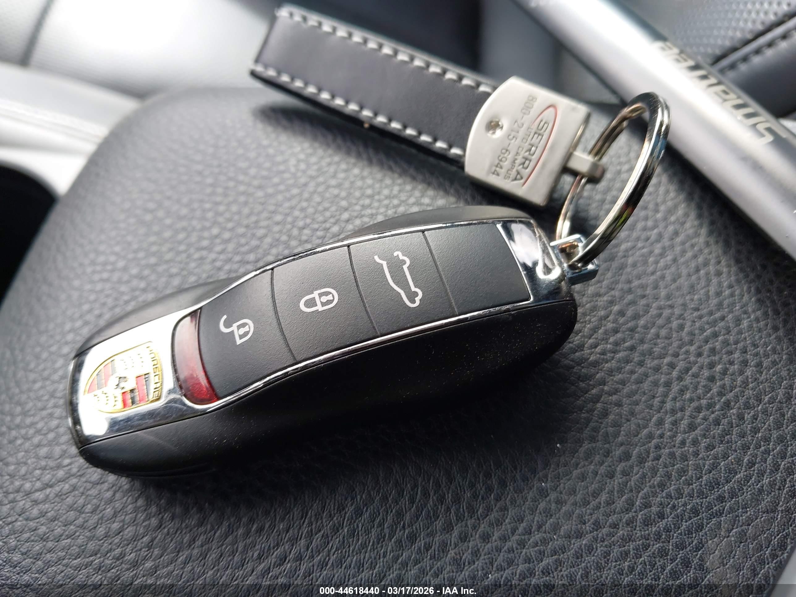 PORSCHE MACAN image 11