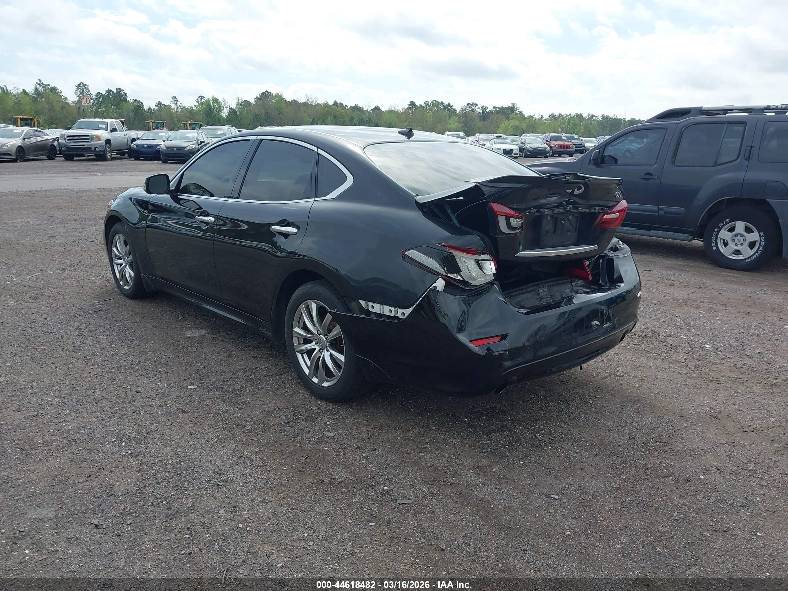 INFINITI Q70 image 3